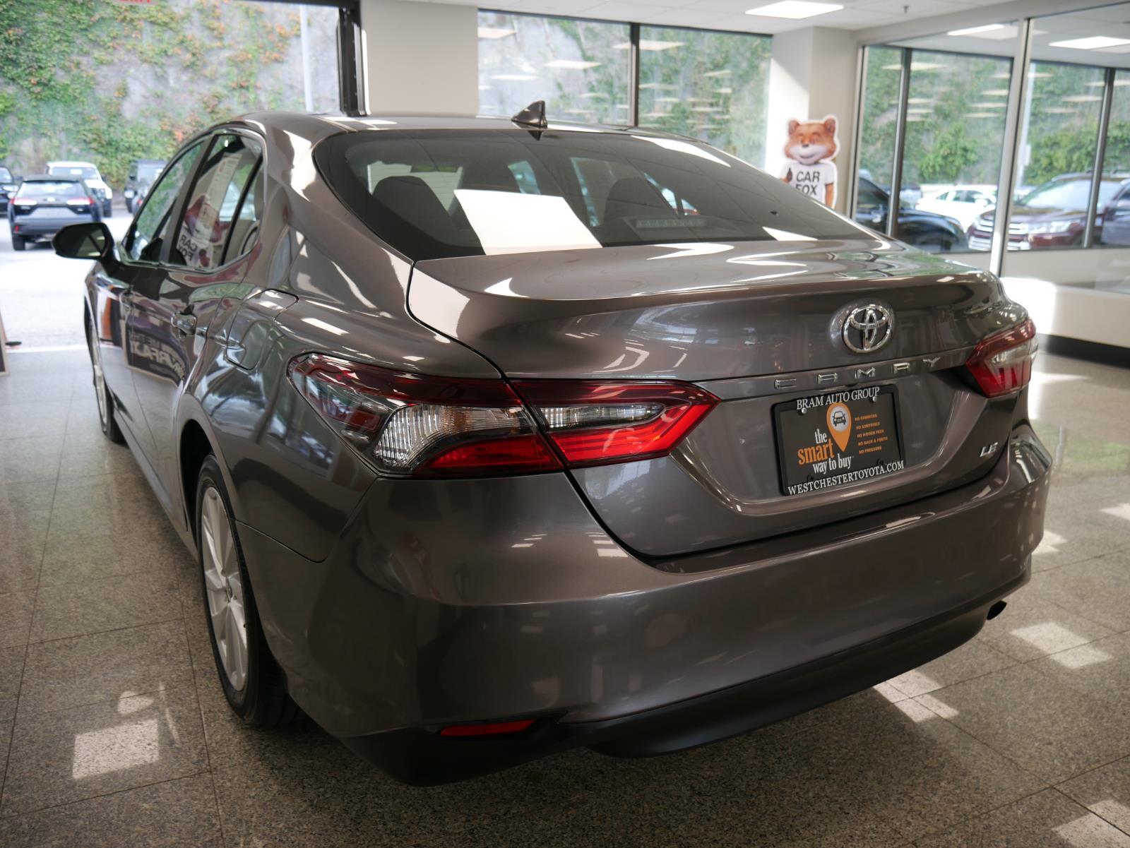 2023 Toyota Camry LE 3