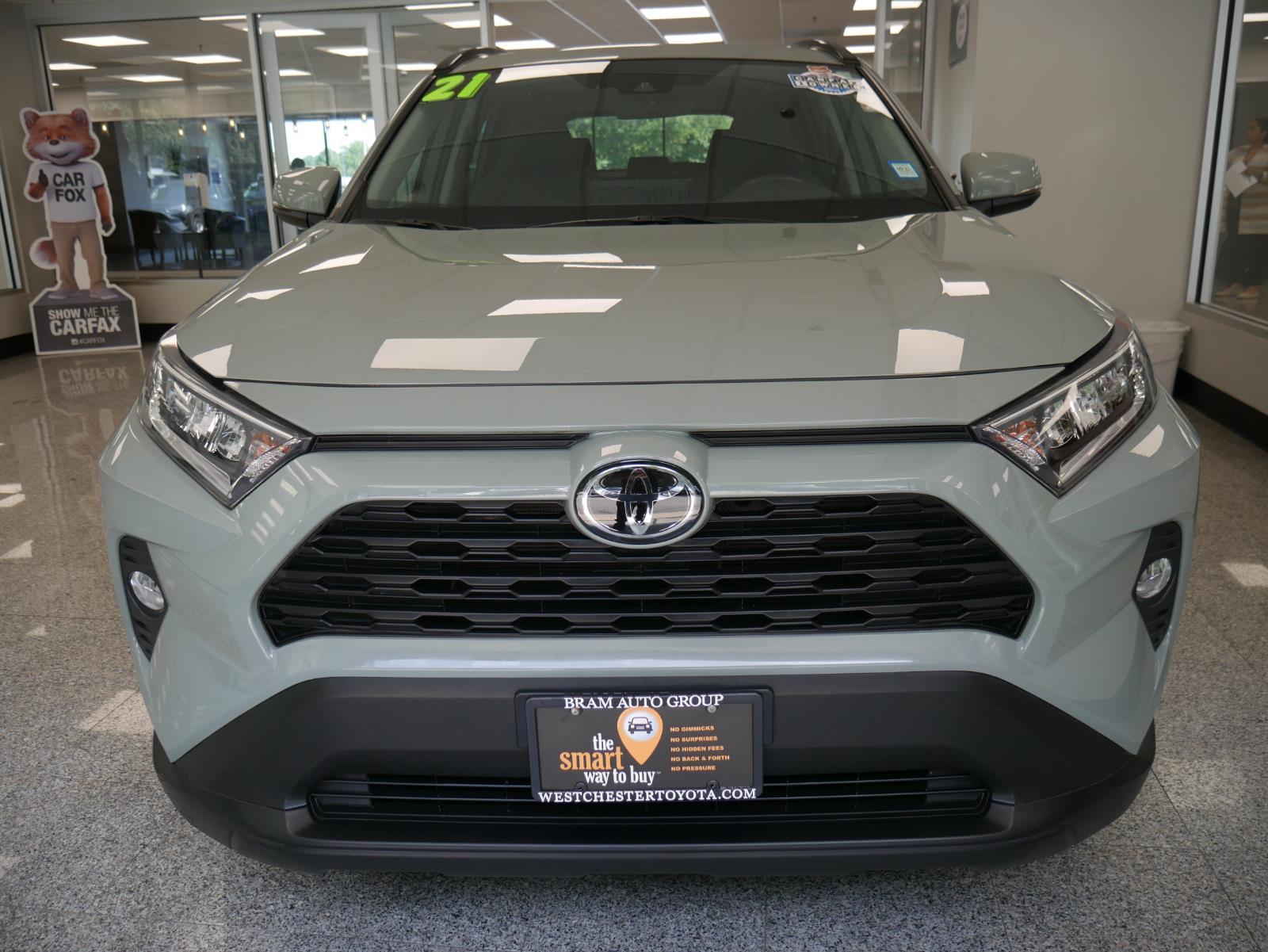 2021 Toyota RAV4 XLE 5