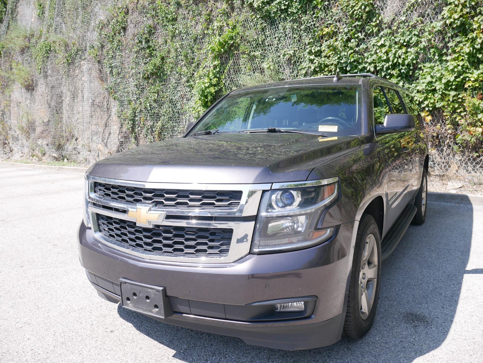 2017 Chevrolet Suburban LT 2