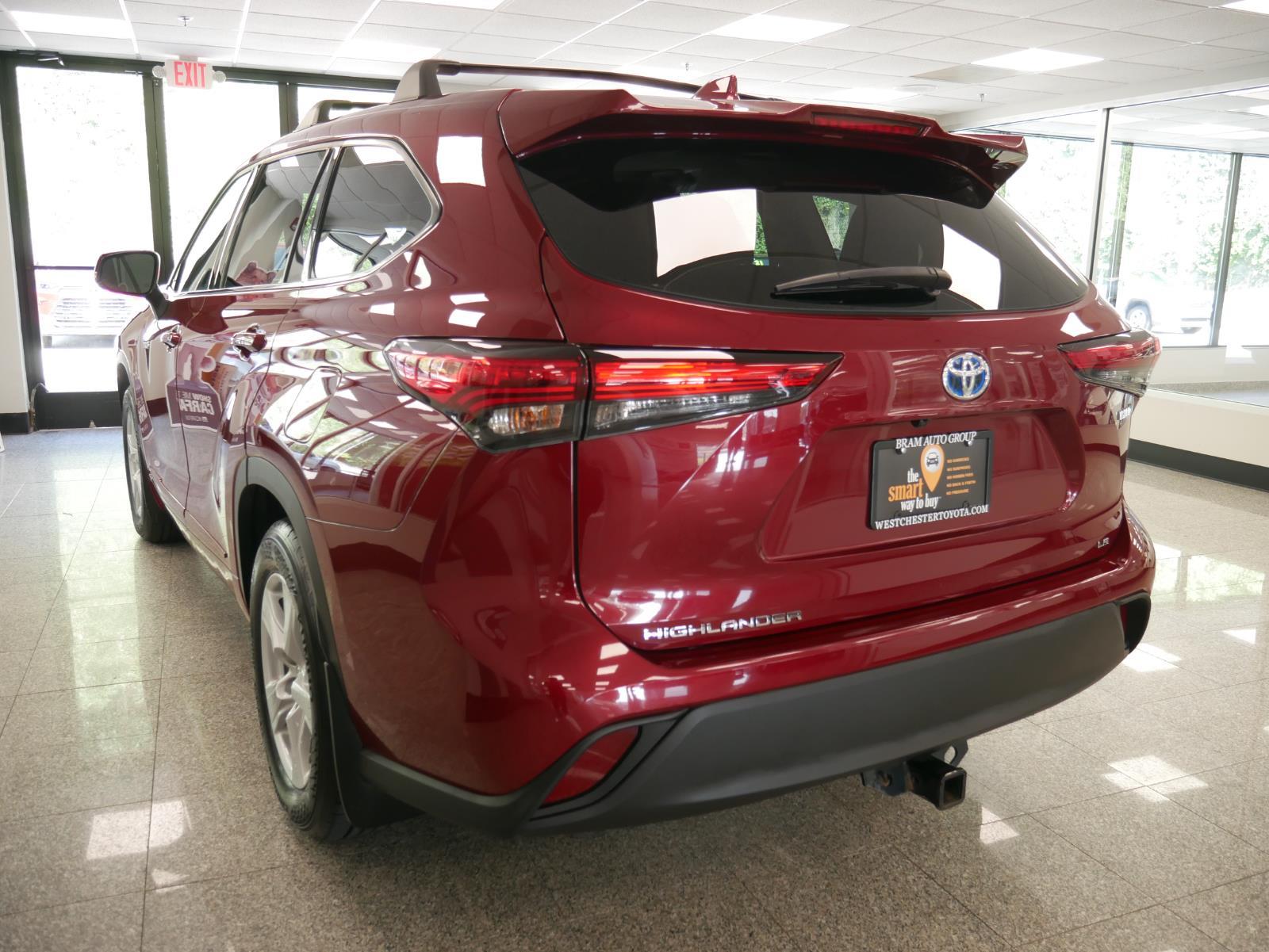 2021 Toyota Highlander Hybrid LE 3