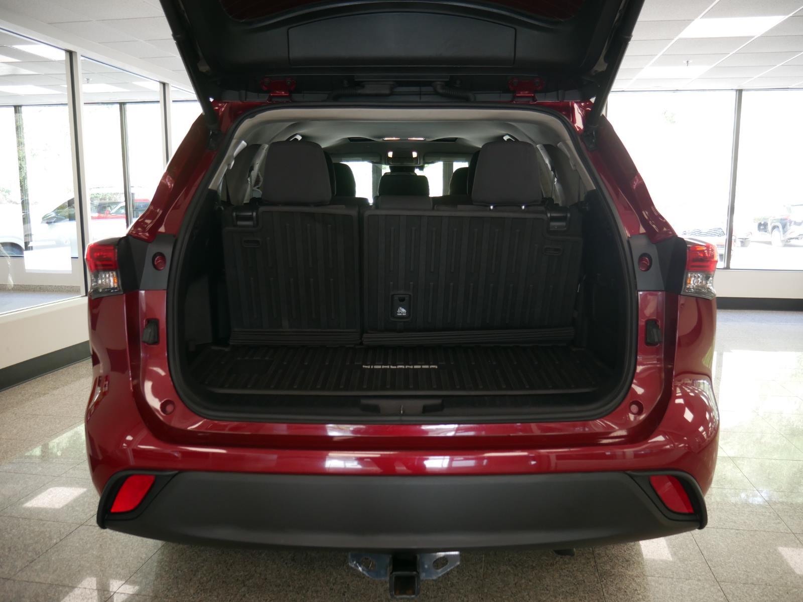 2021 Toyota Highlander Hybrid LE 7