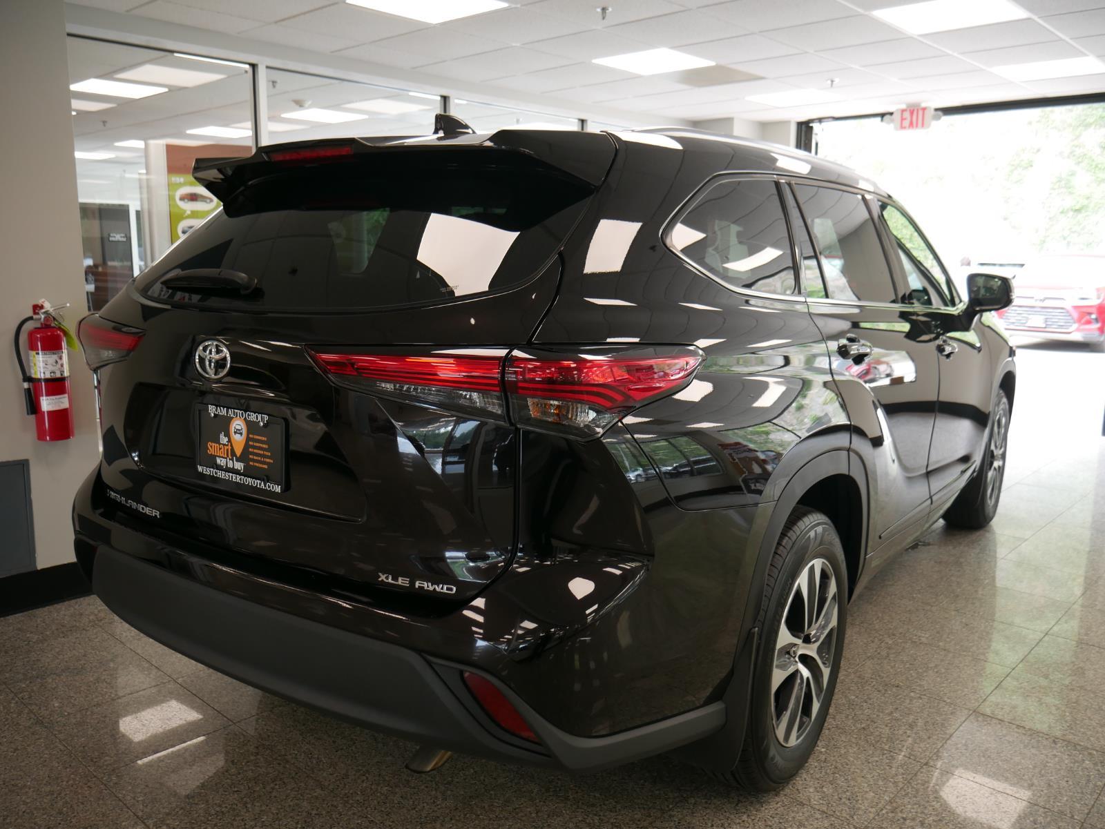 2021 Toyota Highlander XLE 4