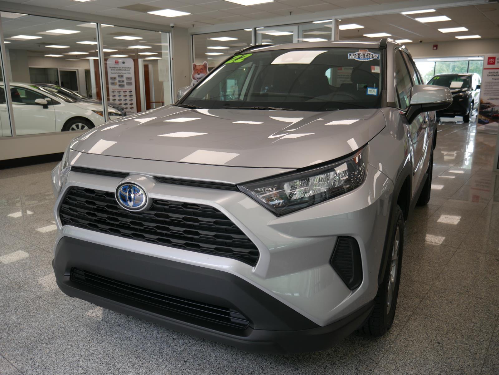 2022 Toyota RAV4 Hybrid LE 3