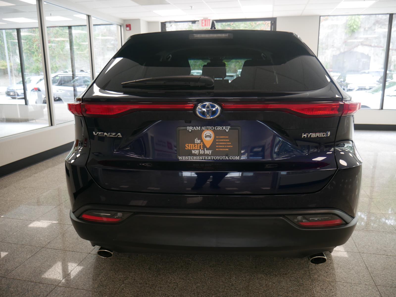 2021 Toyota Venza LE 6