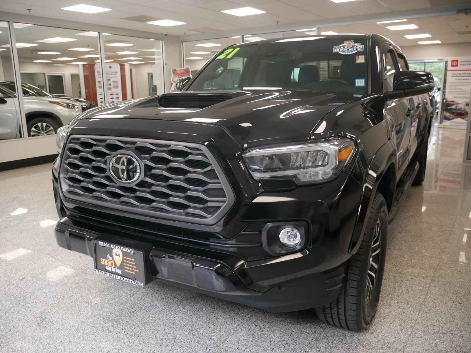 2021 Toyota Tacoma 4WD TRD Sport 2