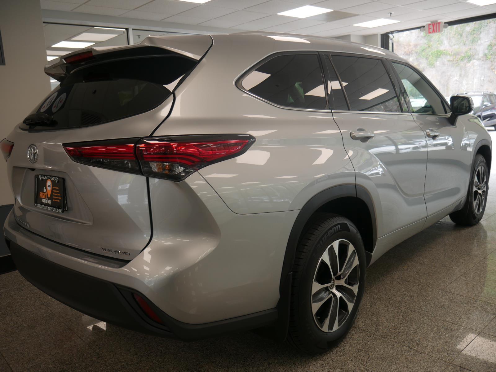 2022 Toyota Highlander XLE 4