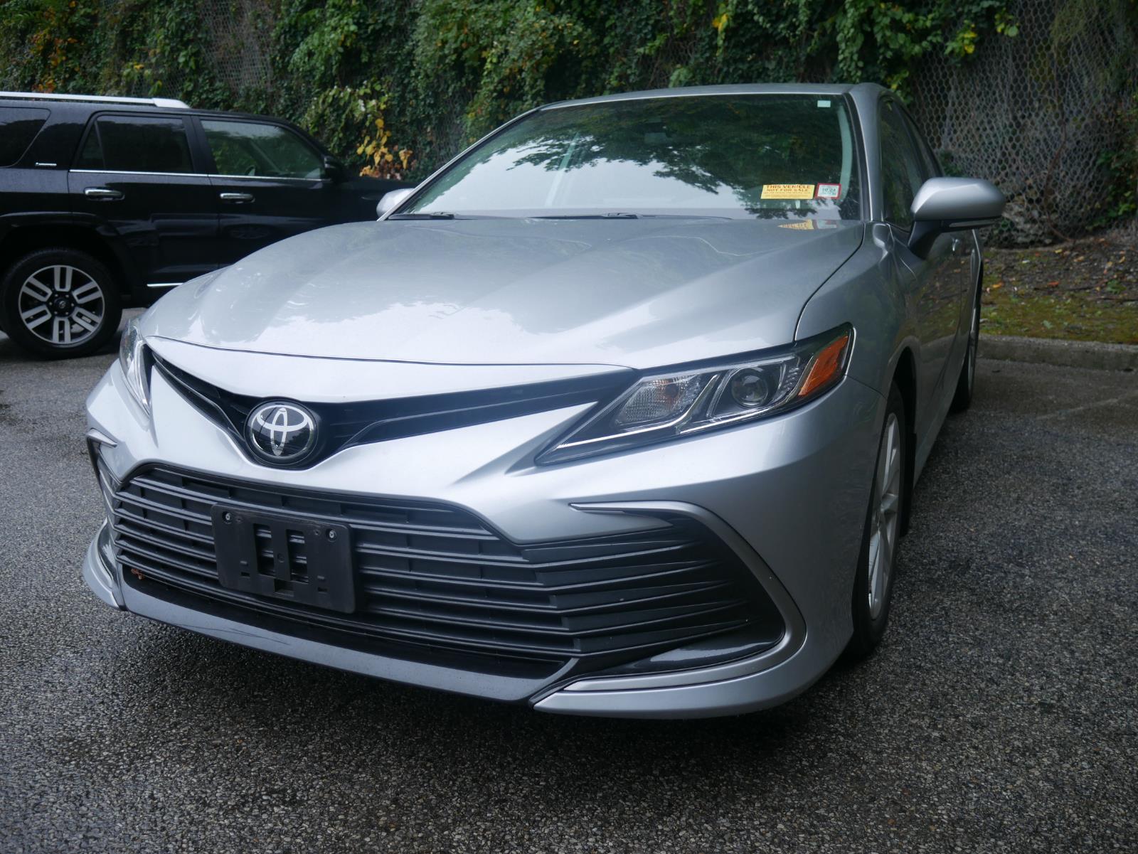 2022 Toyota Camry LE 2