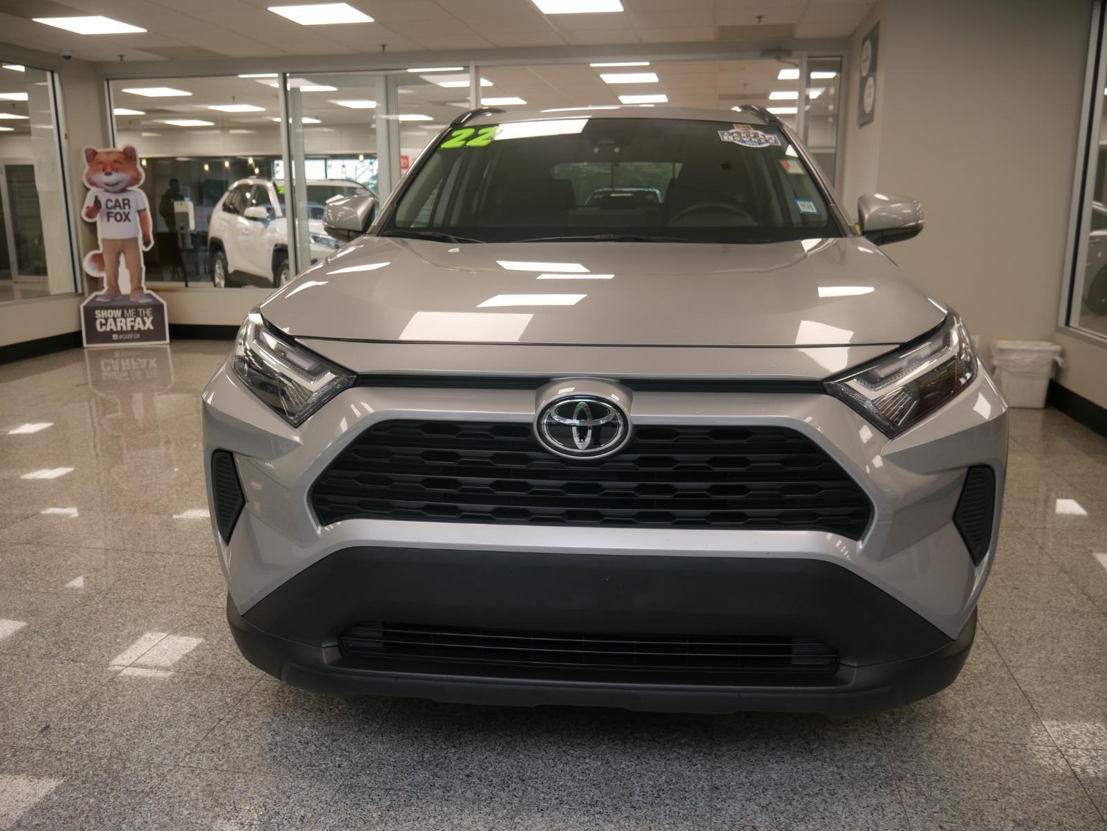 2022 Toyota RAV4 XLE 5