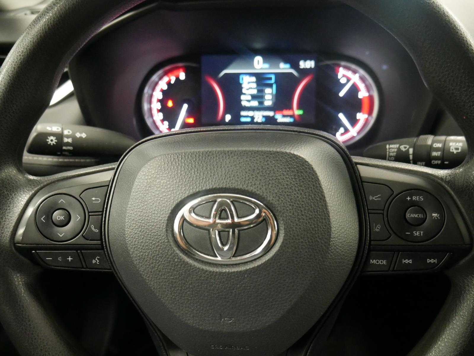 2023 Toyota RAV4 XLE 19