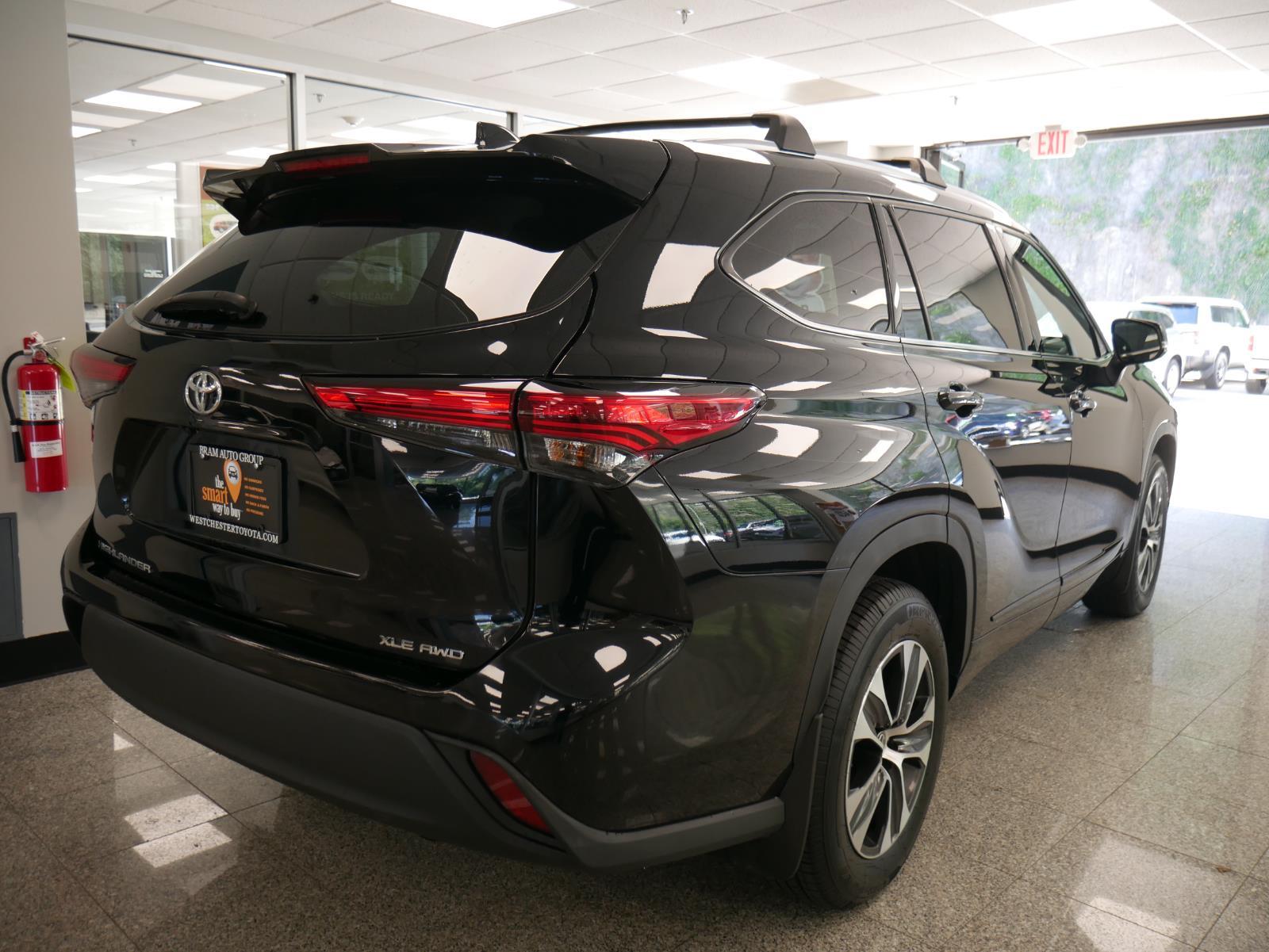 2021 Toyota Highlander XLE 4