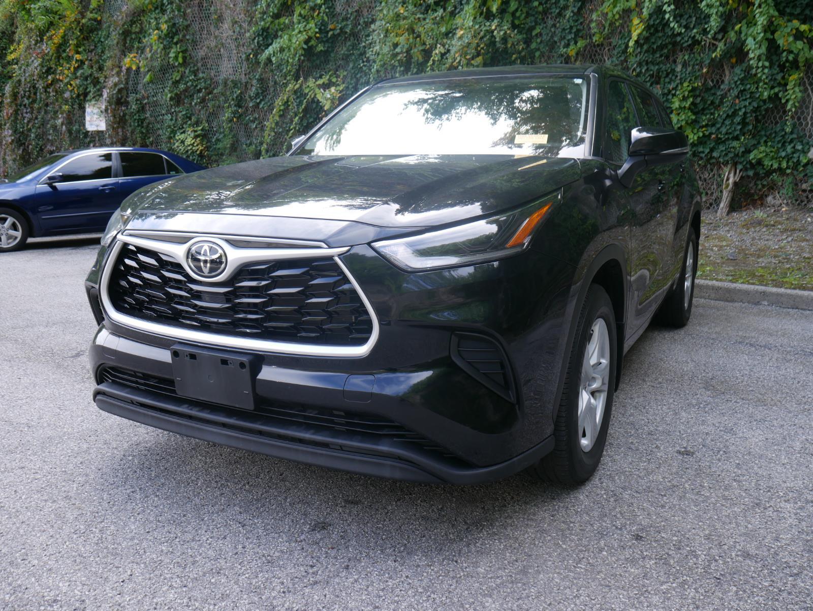 2021 Toyota Highlander L 2