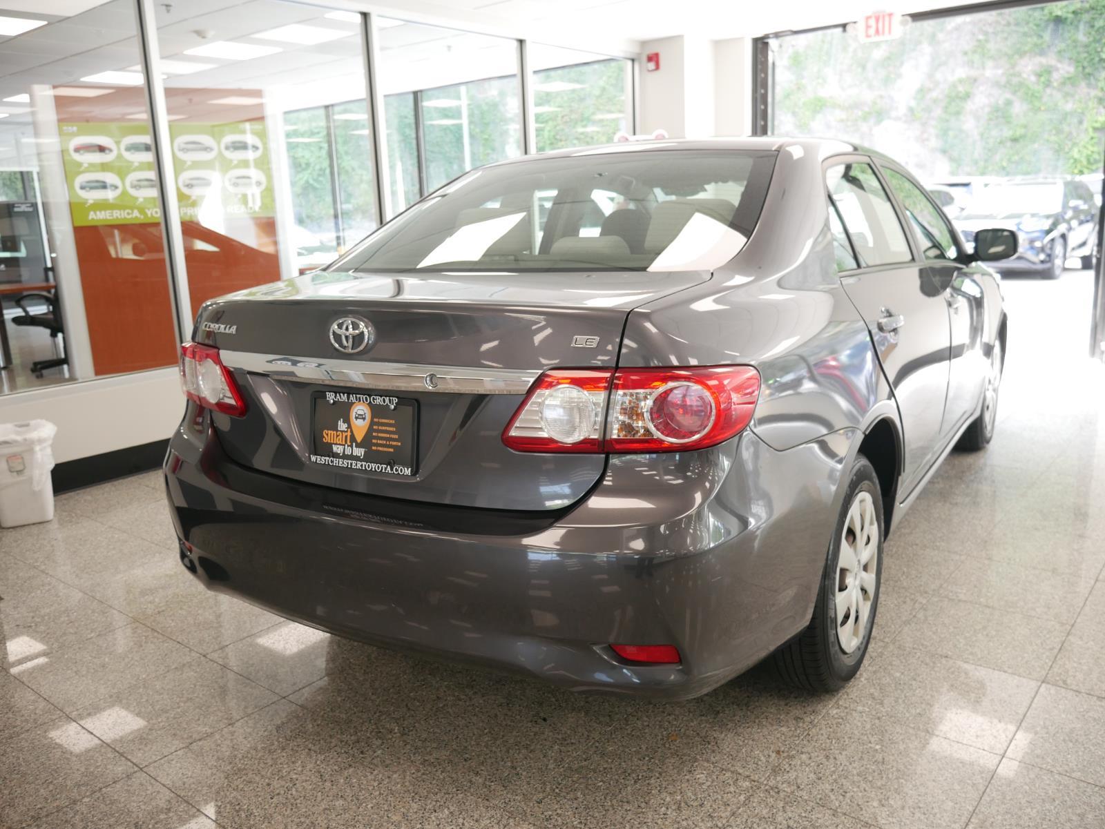 2011 Toyota Corolla LE 4