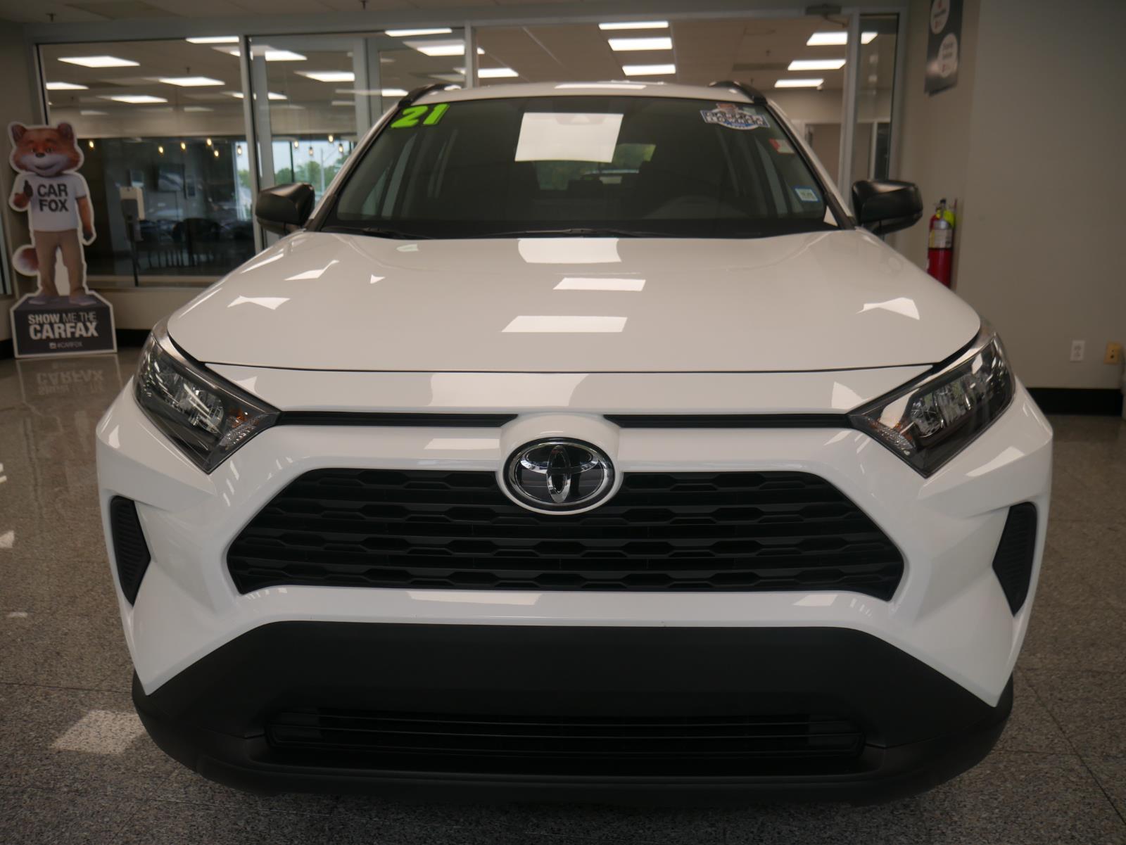 2021 Toyota RAV4 LE 5