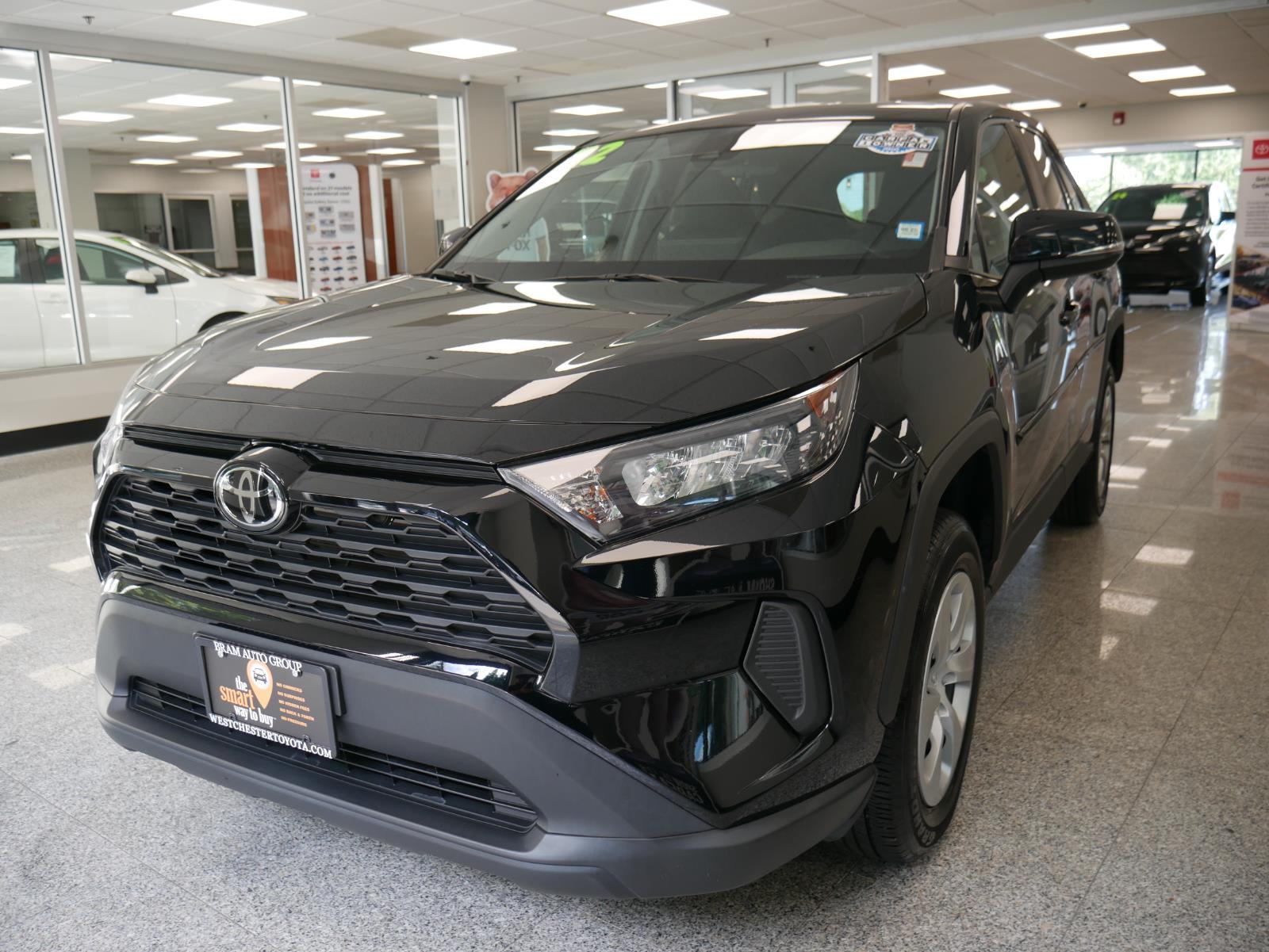 2022 Toyota RAV4 LE 2