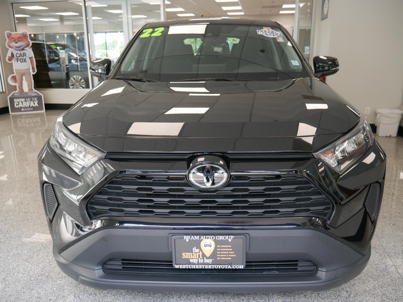 2022 Toyota RAV4 LE 5