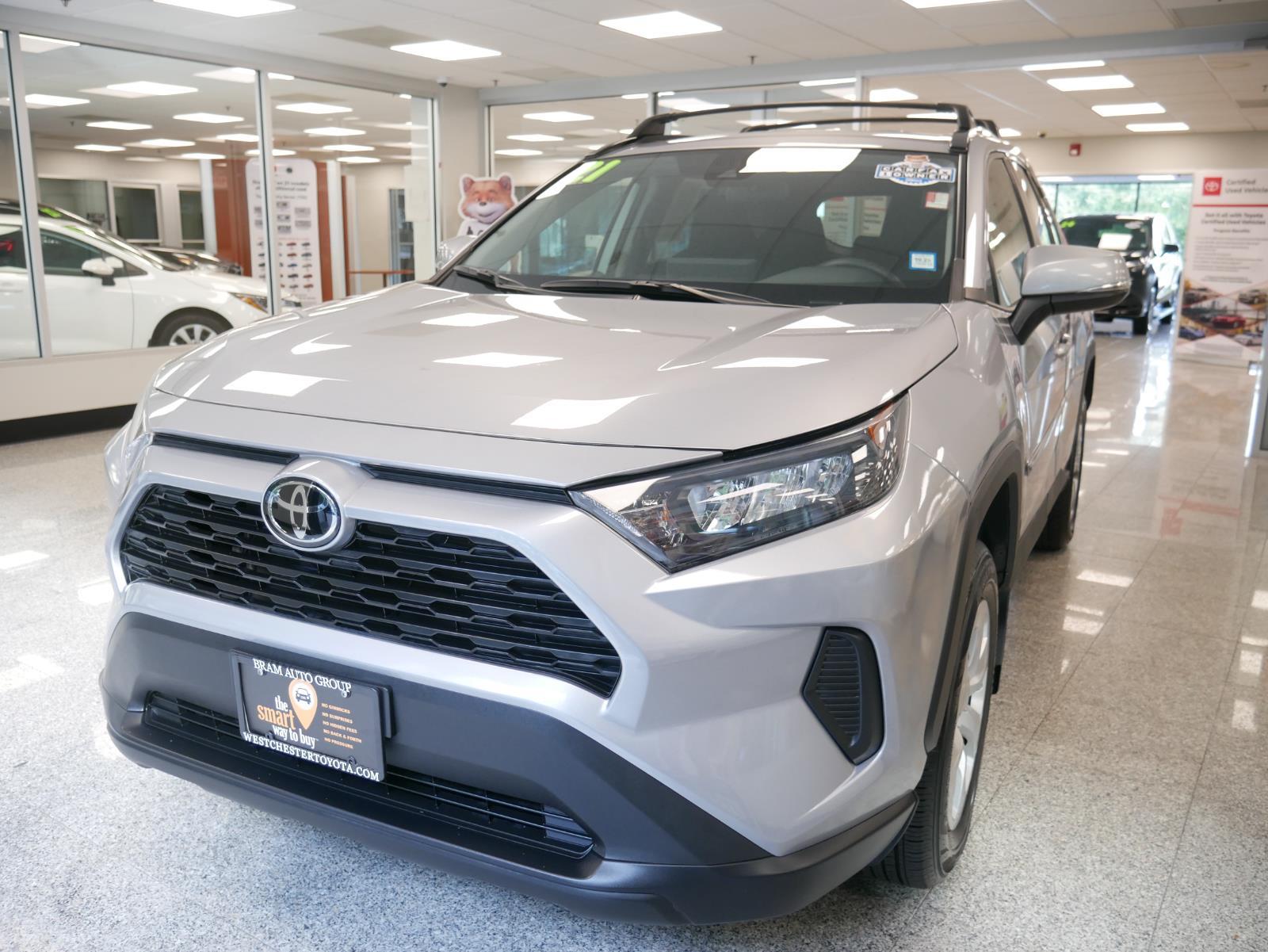 2021 Toyota RAV4 LE 2