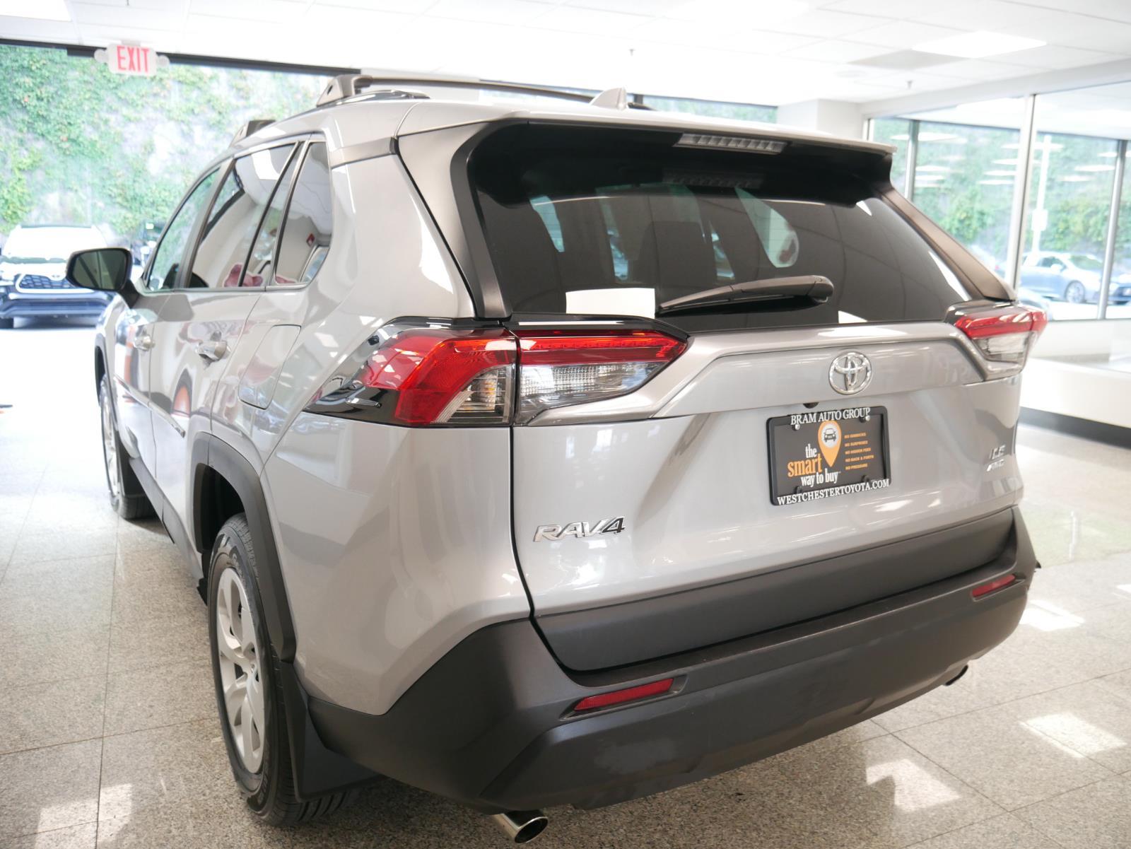 2021 Toyota RAV4 LE 3