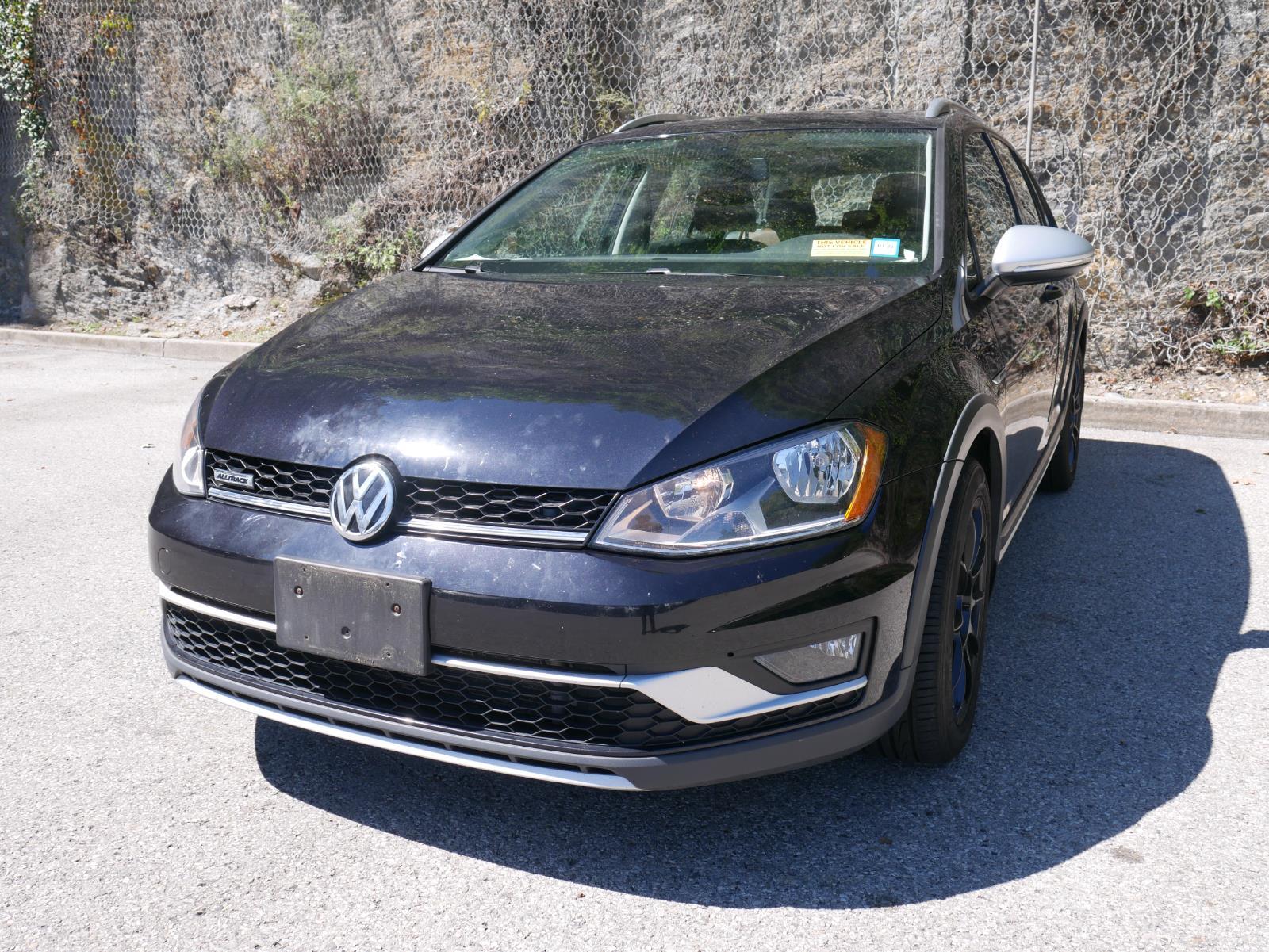 2017 Volkswagen Golf Alltrack S 2