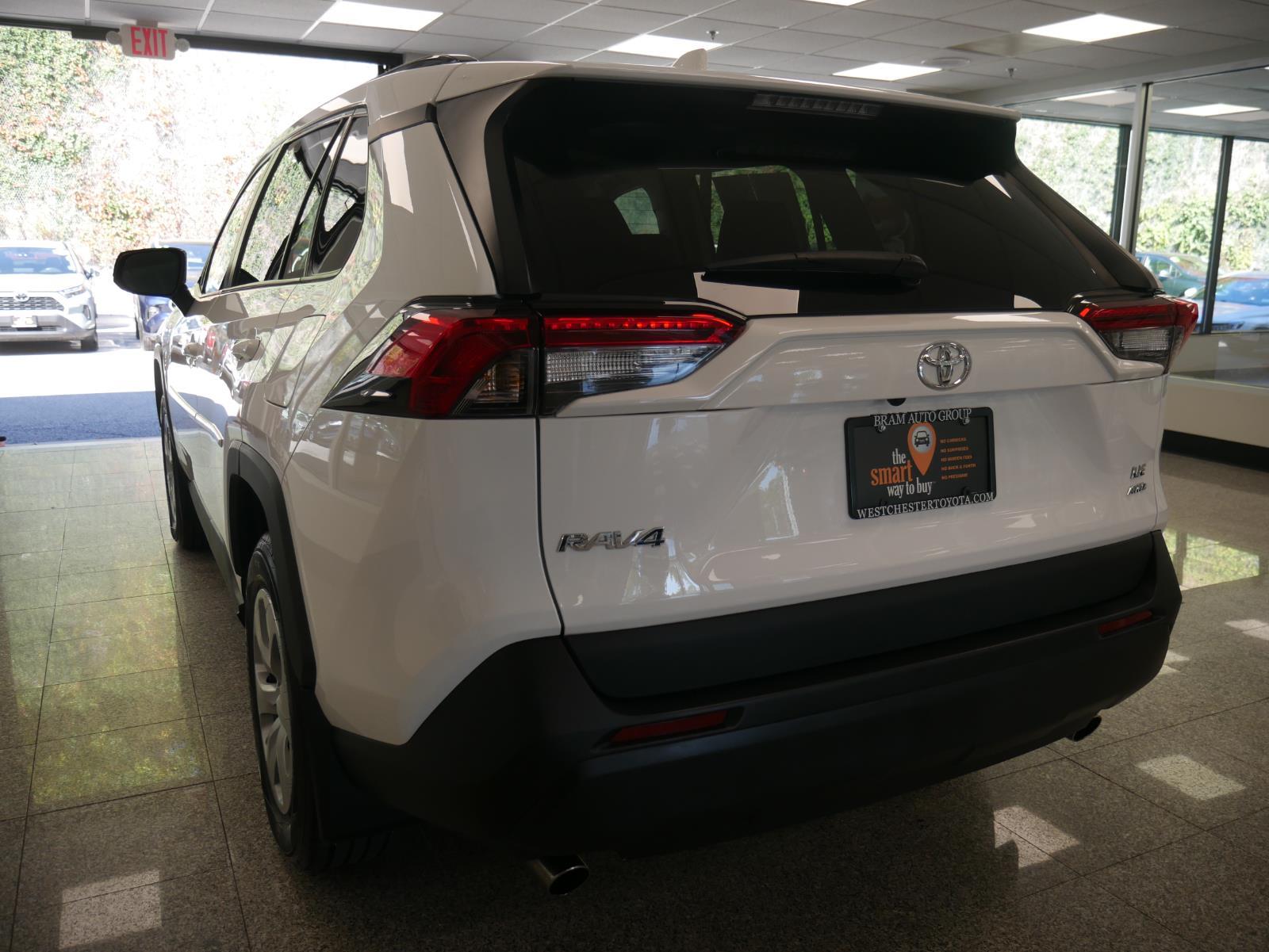 2021 Toyota RAV4 LE 3