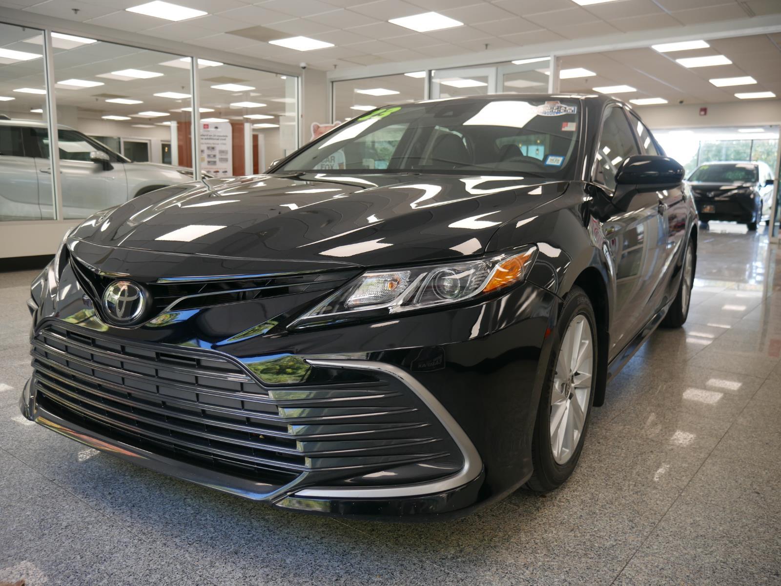 2023 Toyota Camry LE 2