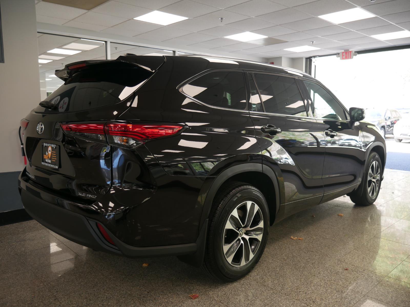 2021 Toyota Highlander XLE 4