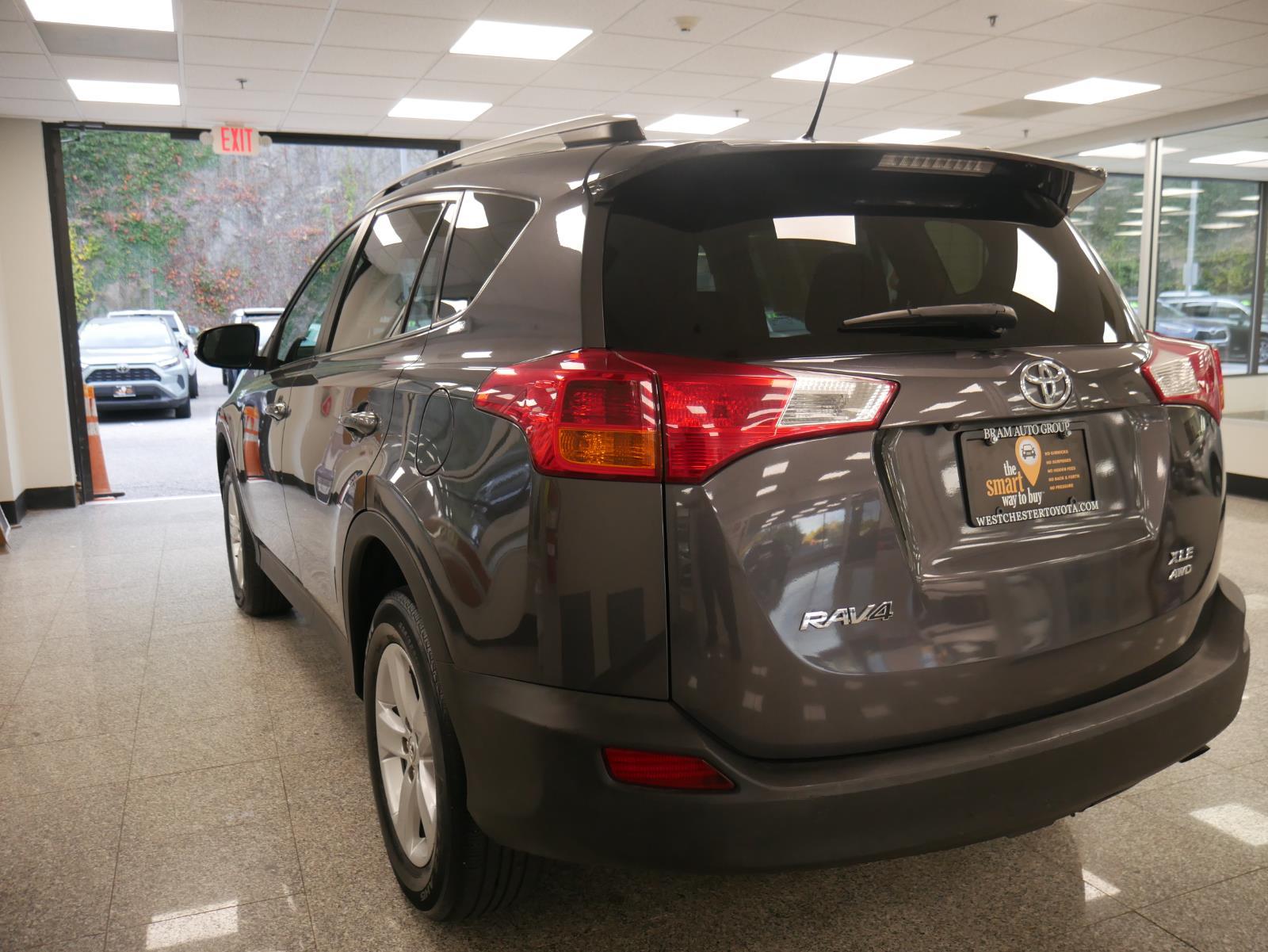 2013 Toyota RAV4 XLE 3