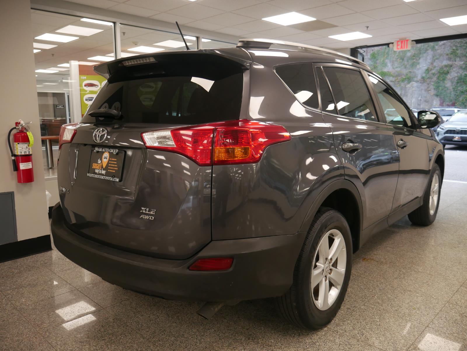 2013 Toyota RAV4 XLE 4