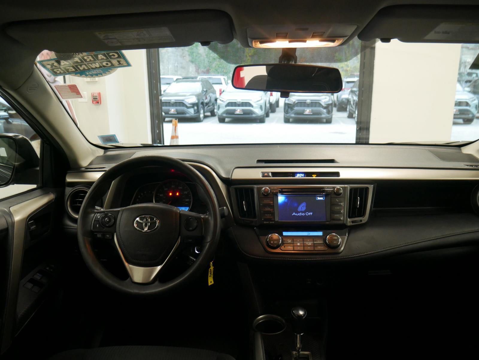 2013 Toyota RAV4 XLE 26