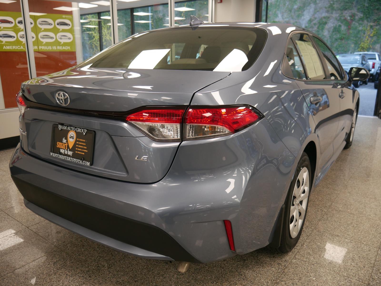 2022 Toyota Corolla LE 4