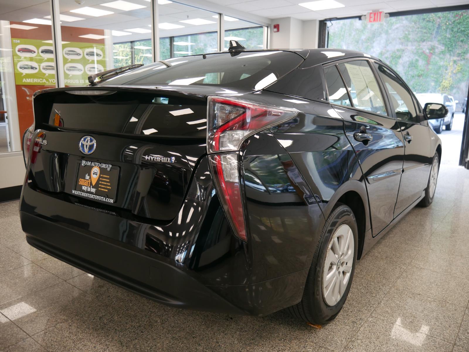 2017 Toyota Prius Two 4