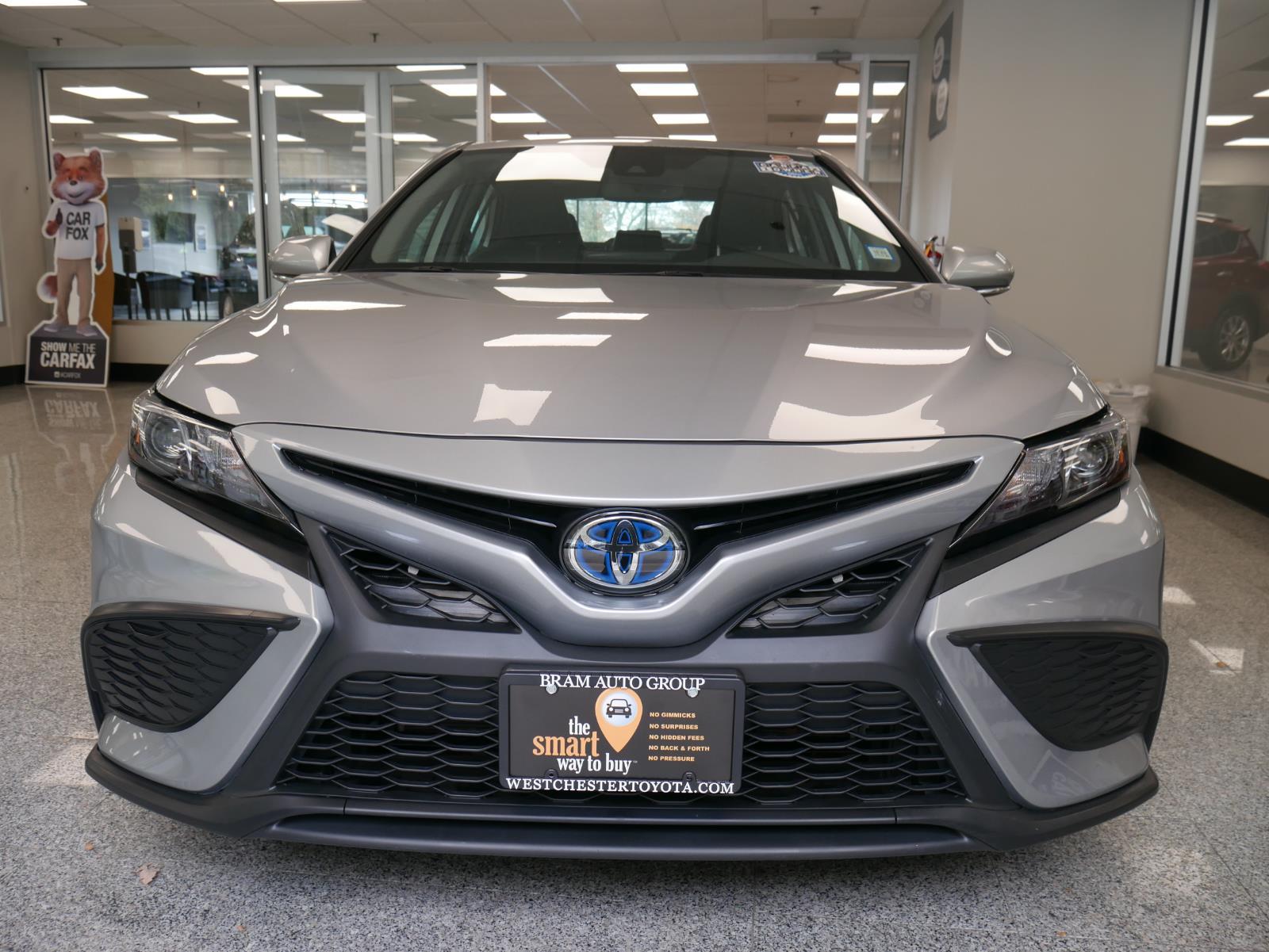 2022 Toyota Camry Hybrid SE 5