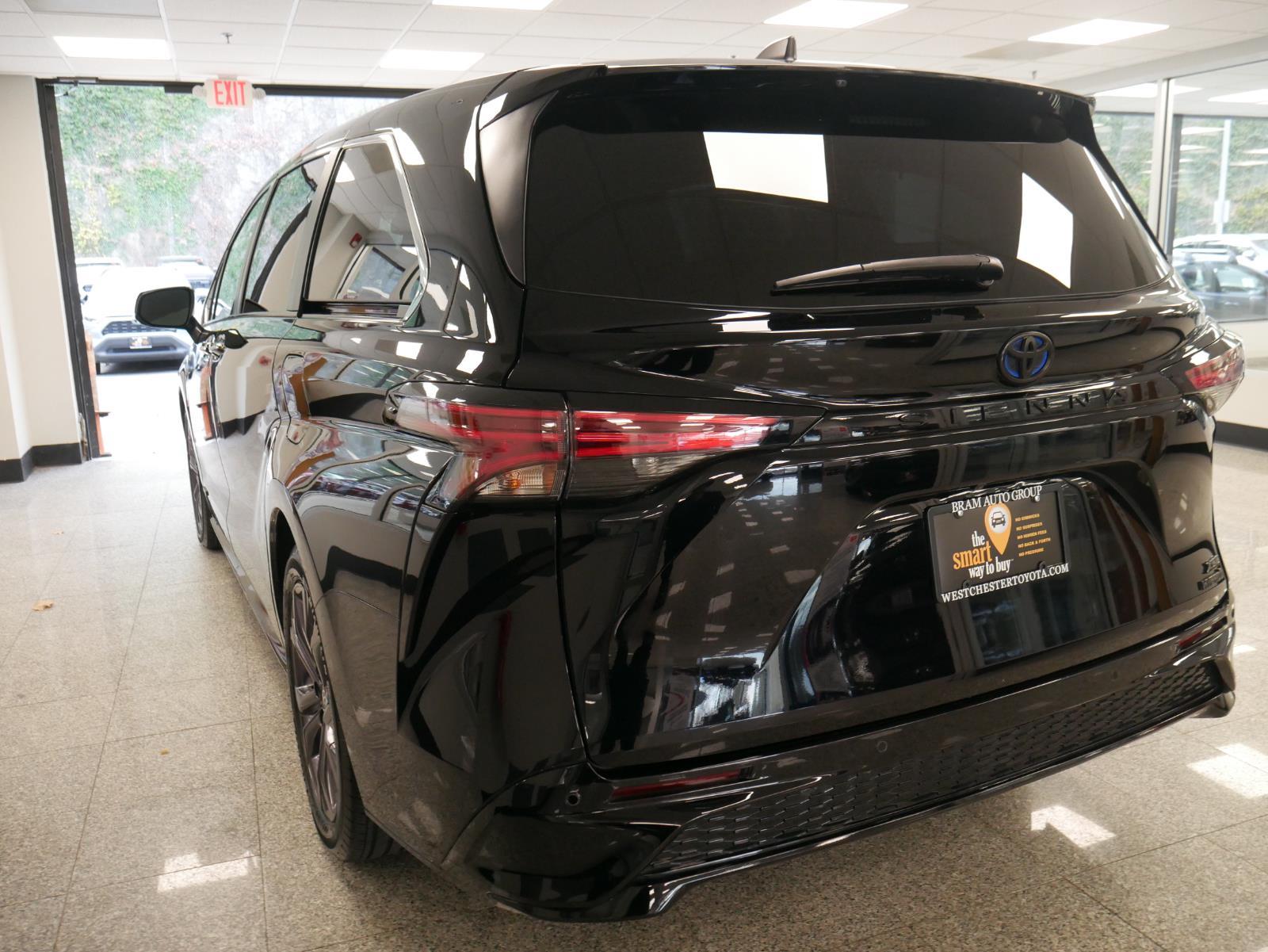 2021 Toyota Sienna XSE 3