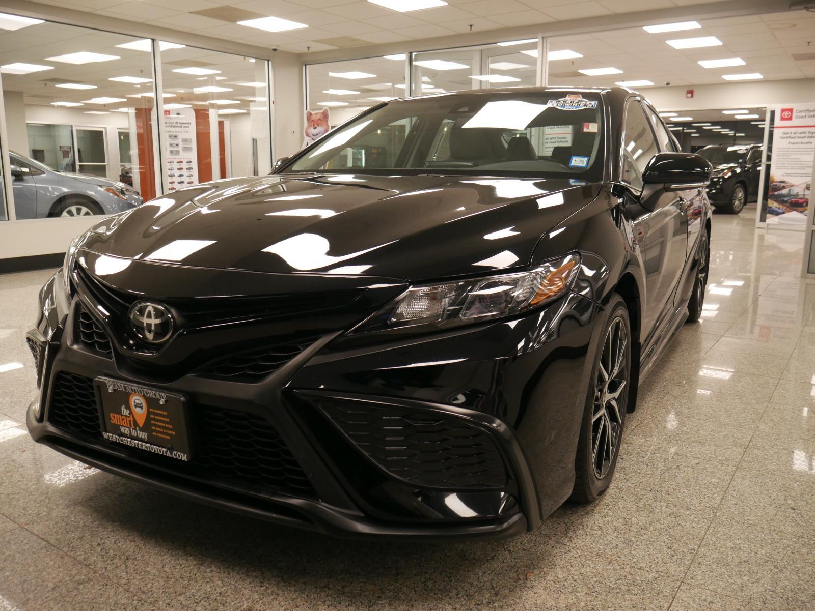 2021 Toyota Camry SE 2