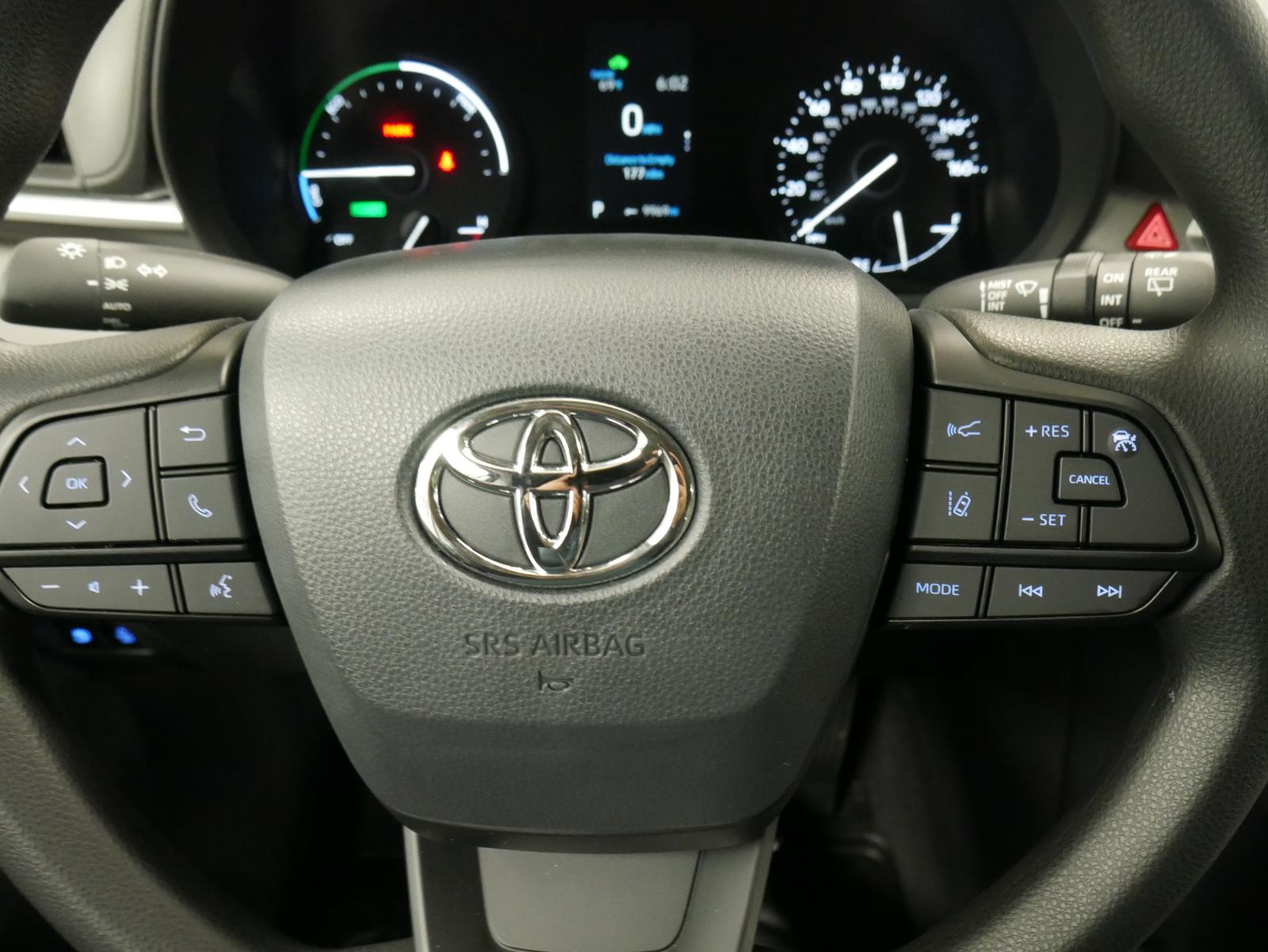 2024 Toyota Sienna LE 22