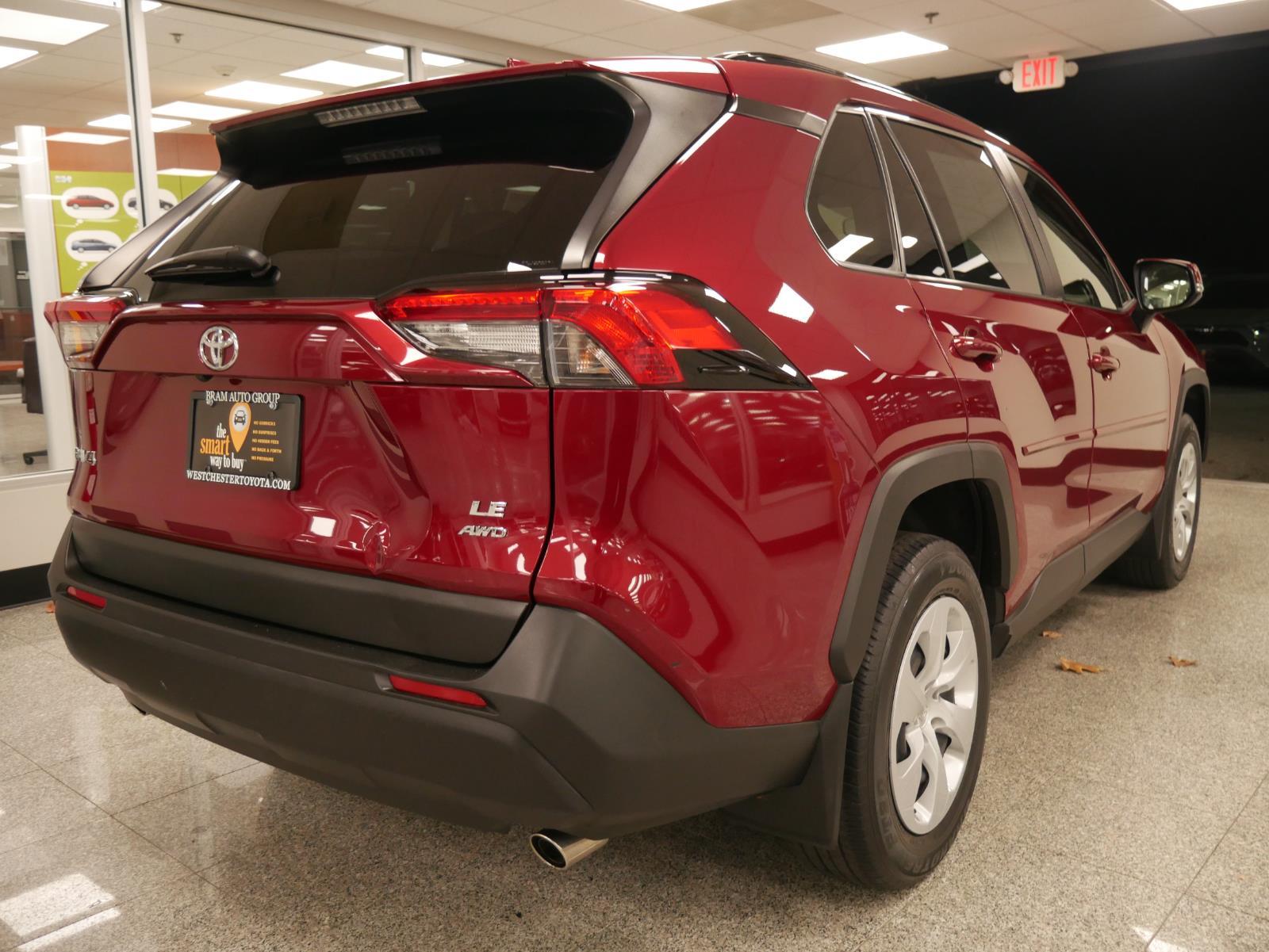 2019 Toyota RAV4 LE 4