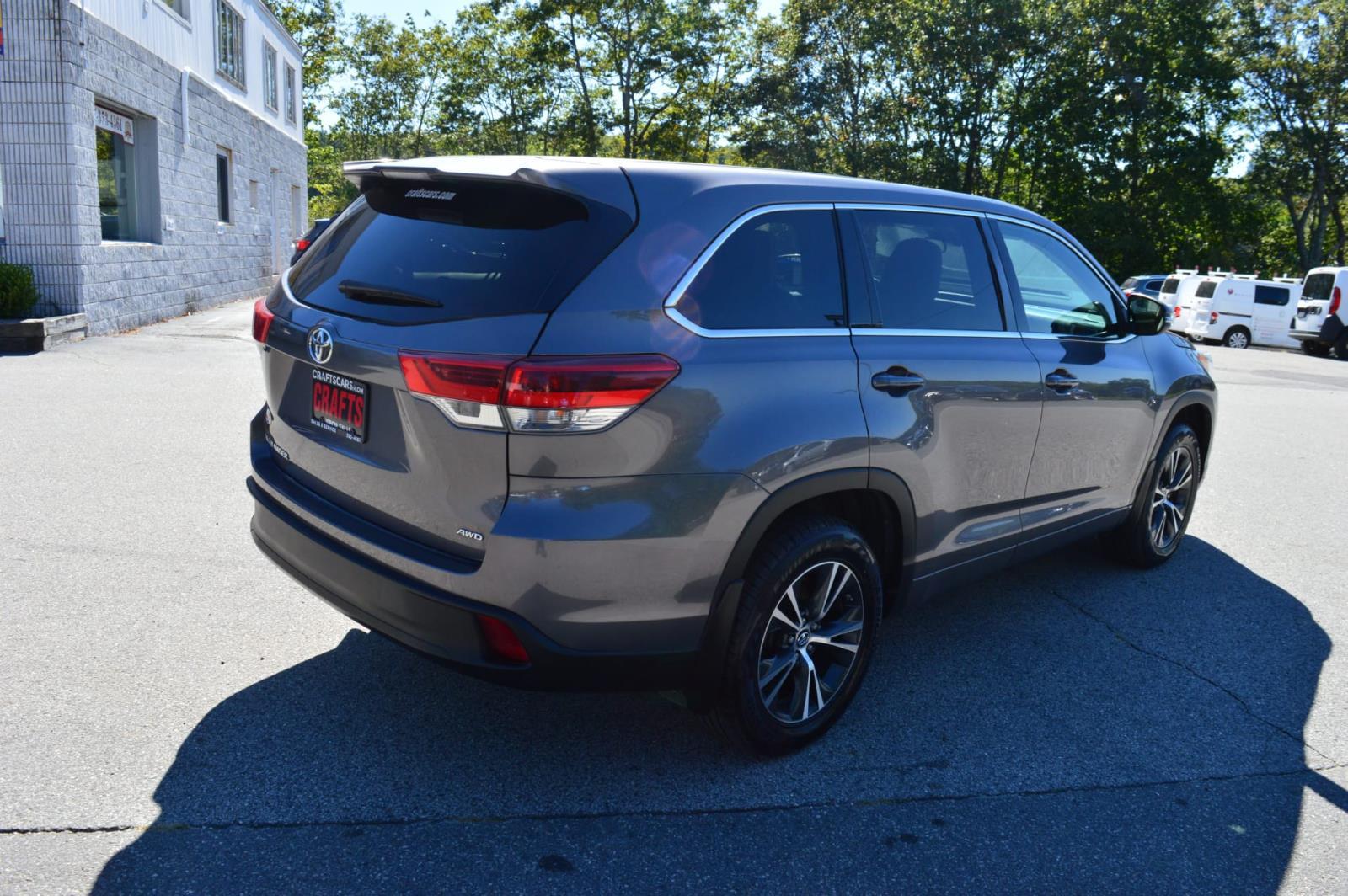 2018 Toyota Highlander LE photo 4