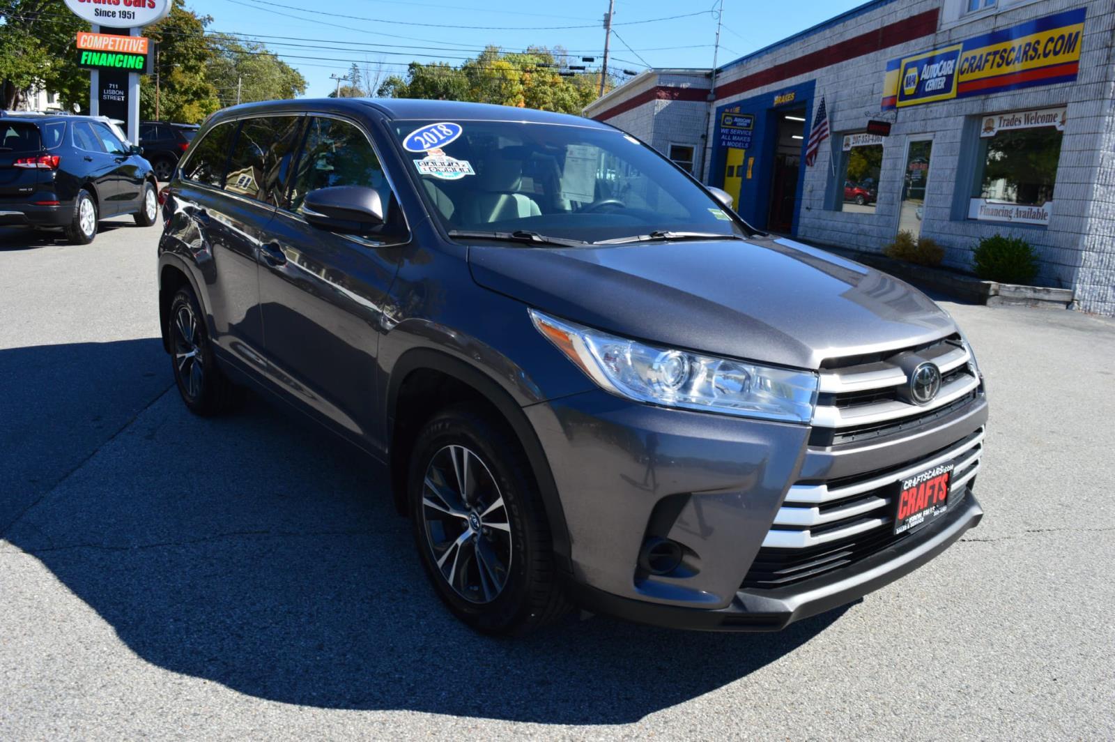 2018 Toyota Highlander LE photo 6