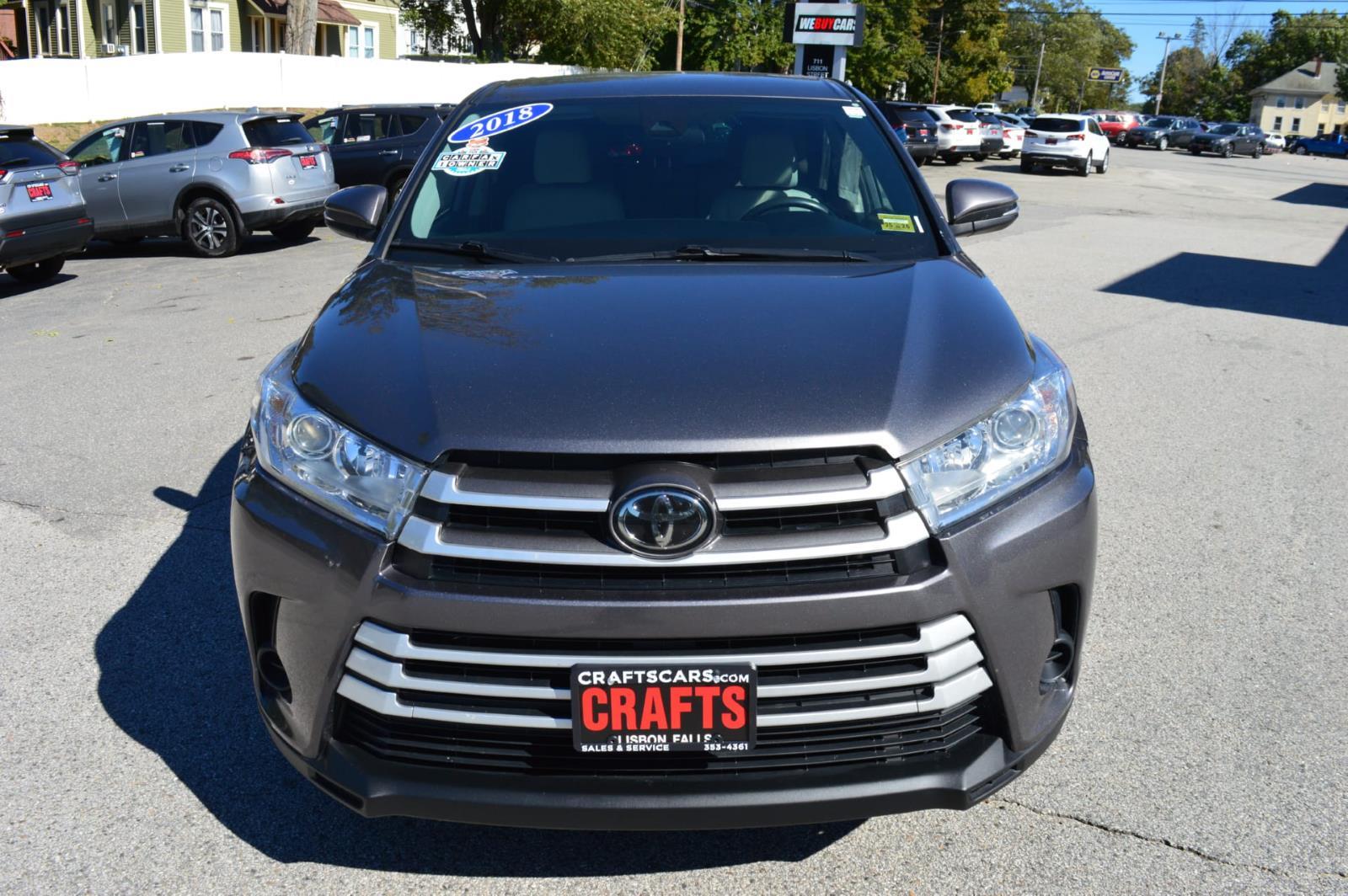 2018 Toyota Highlander LE photo 7