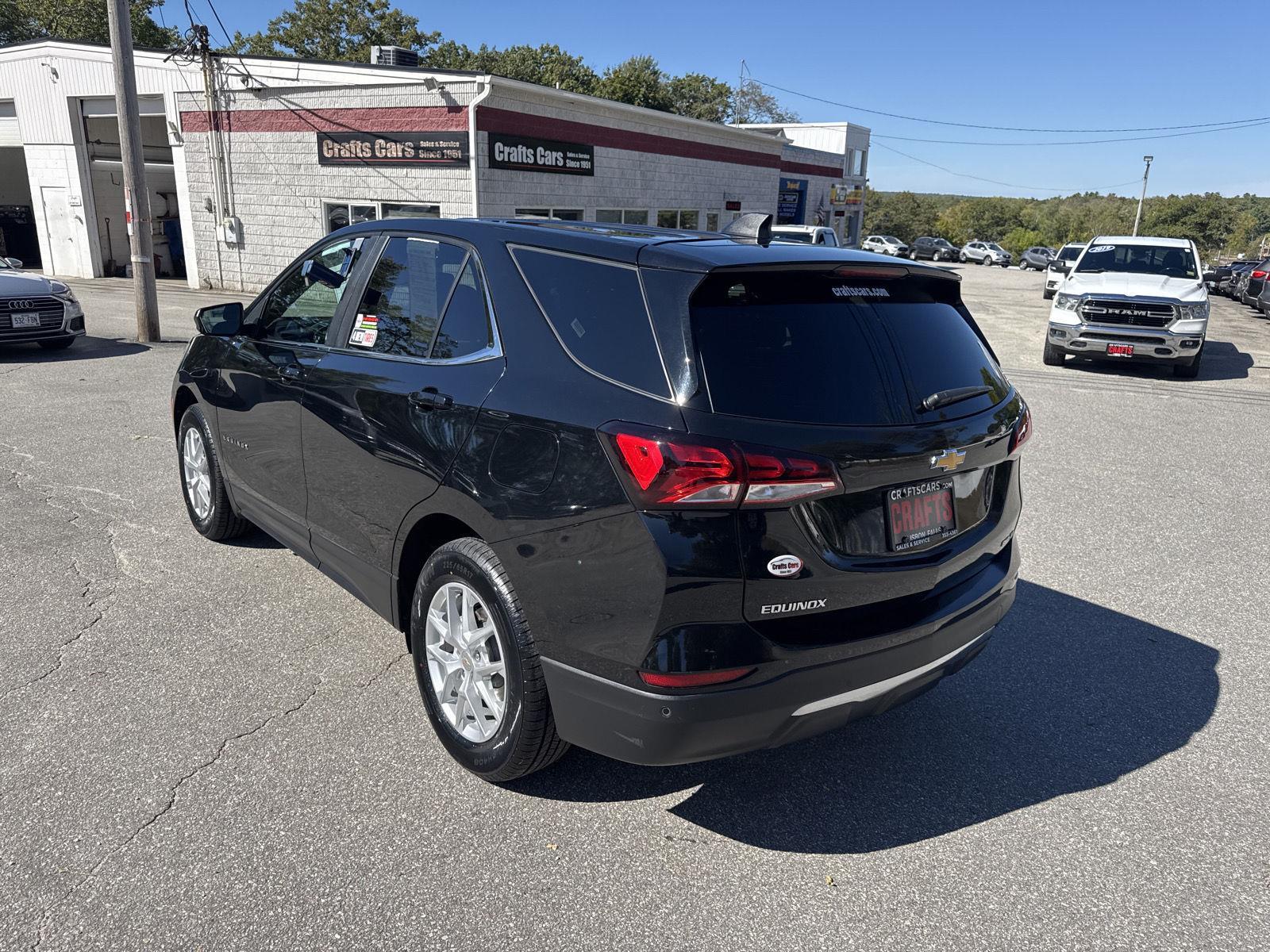 2024 Chevrolet Equinox LT photo 3