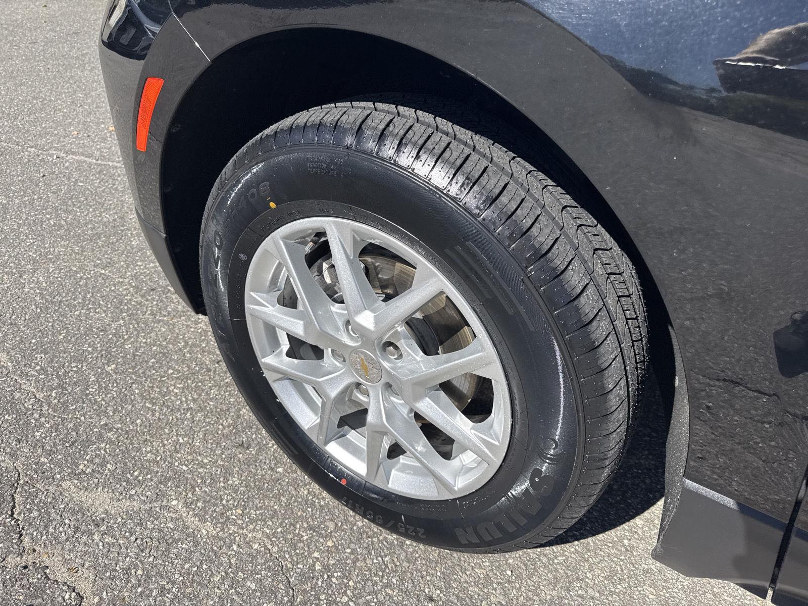 2024 Chevrolet Equinox LT photo 9