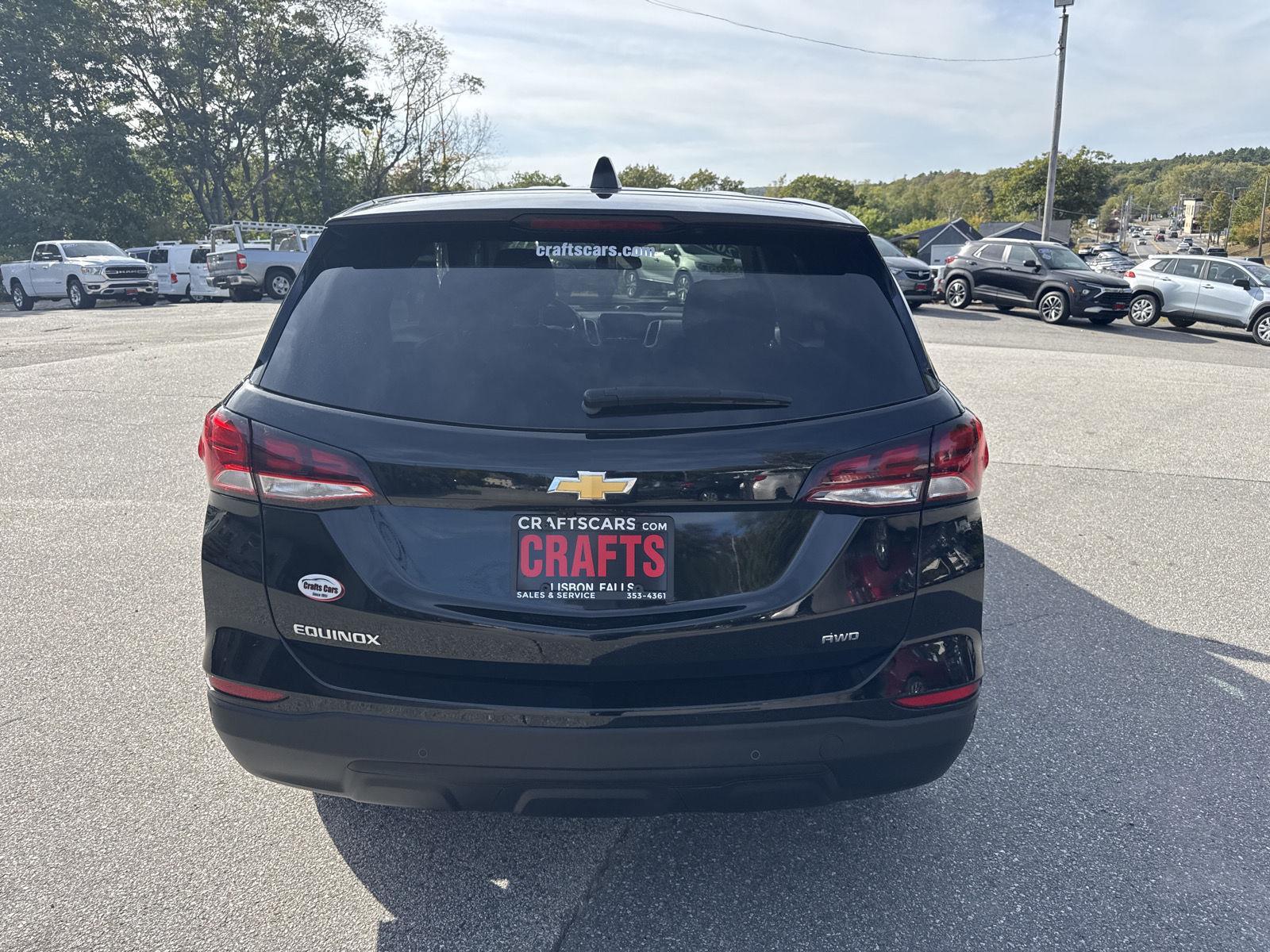 2023 Chevrolet Equinox LS photo 2