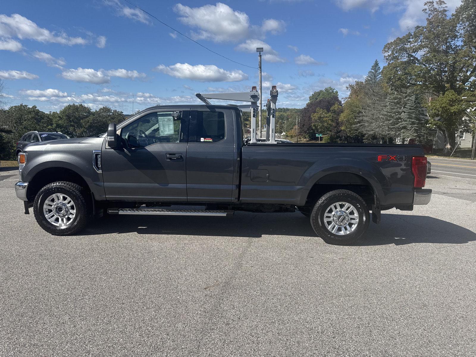 2020 Ford F-350 Lariat photo 2