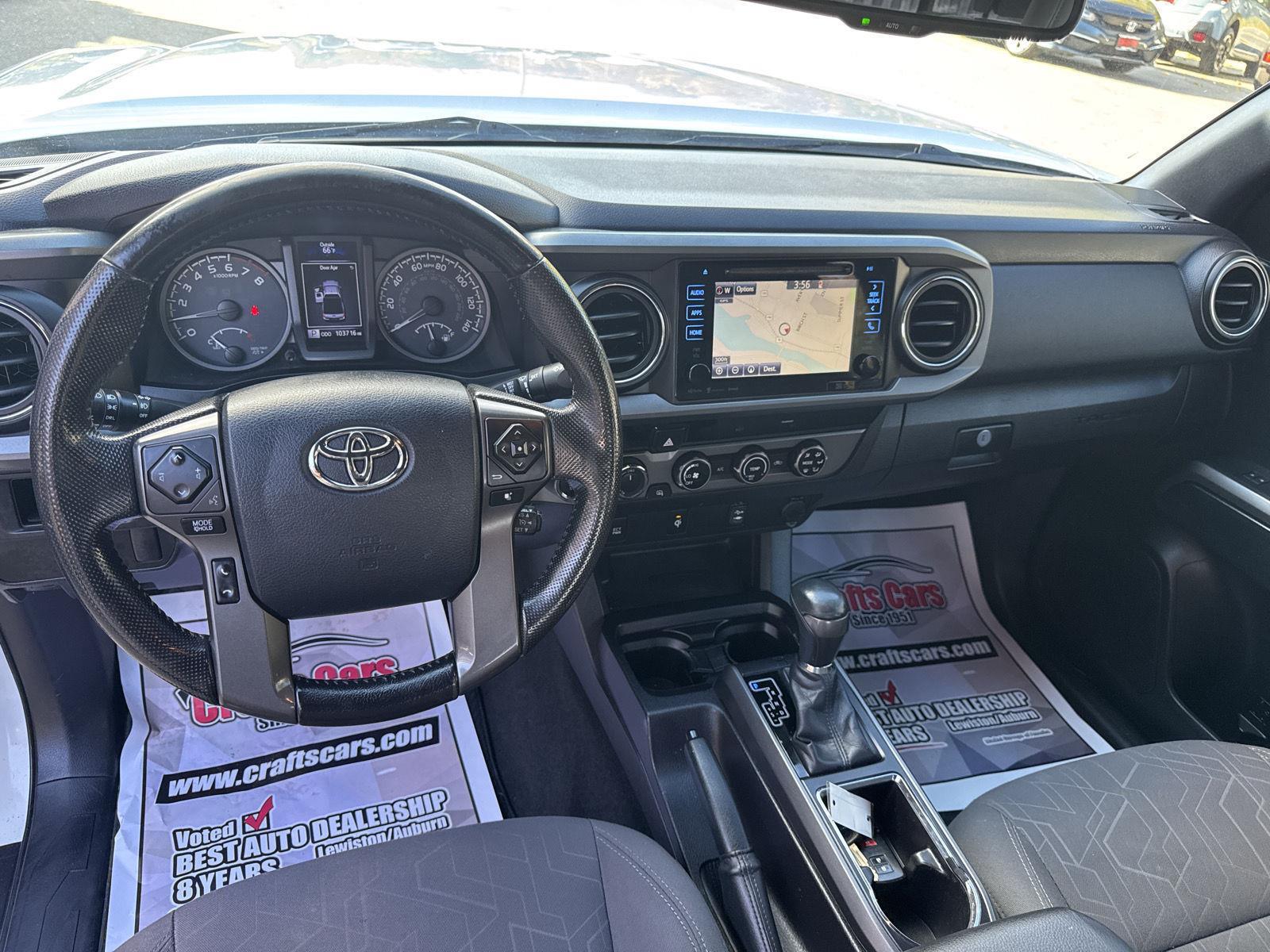 2016 Toyota Tacoma TRD photo 13
