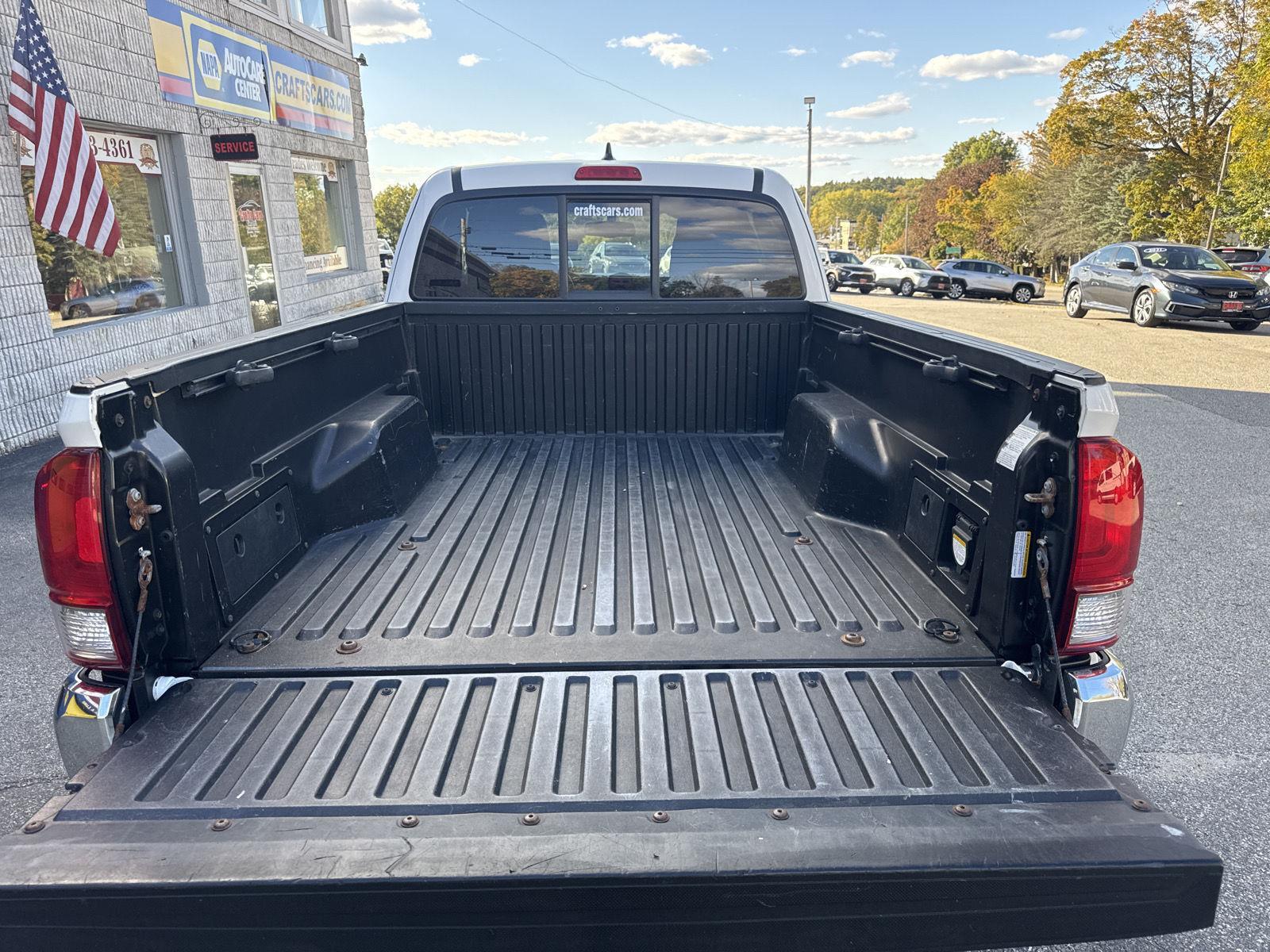 2016 Toyota Tacoma TRD photo 15