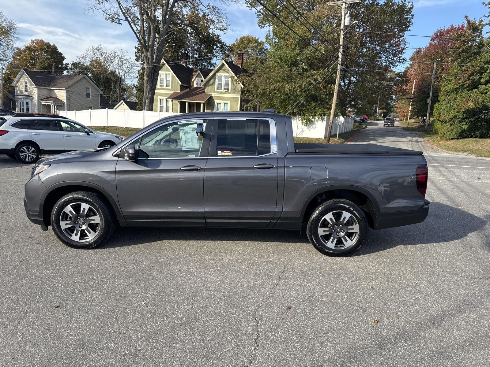 2019 Honda Ridgeline RTL photo 2