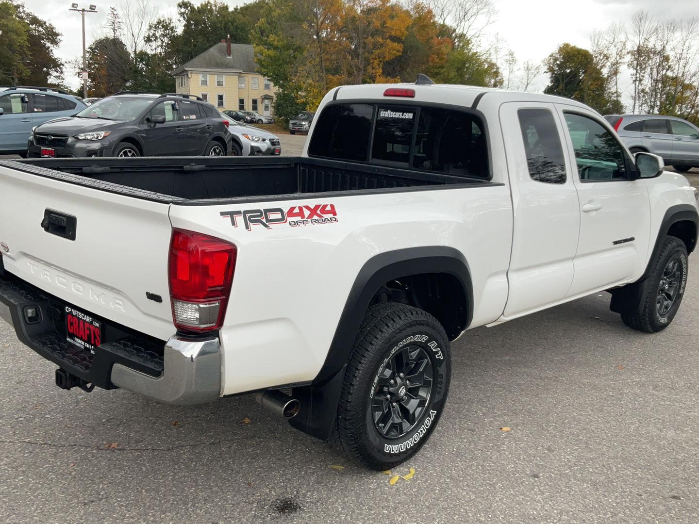 2016 Toyota Tacoma TRD photo 5