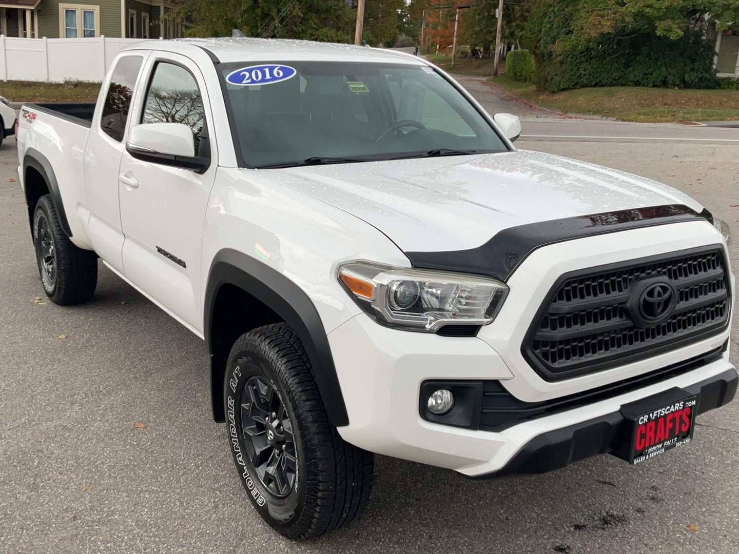 2016 Toyota Tacoma TRD photo 7