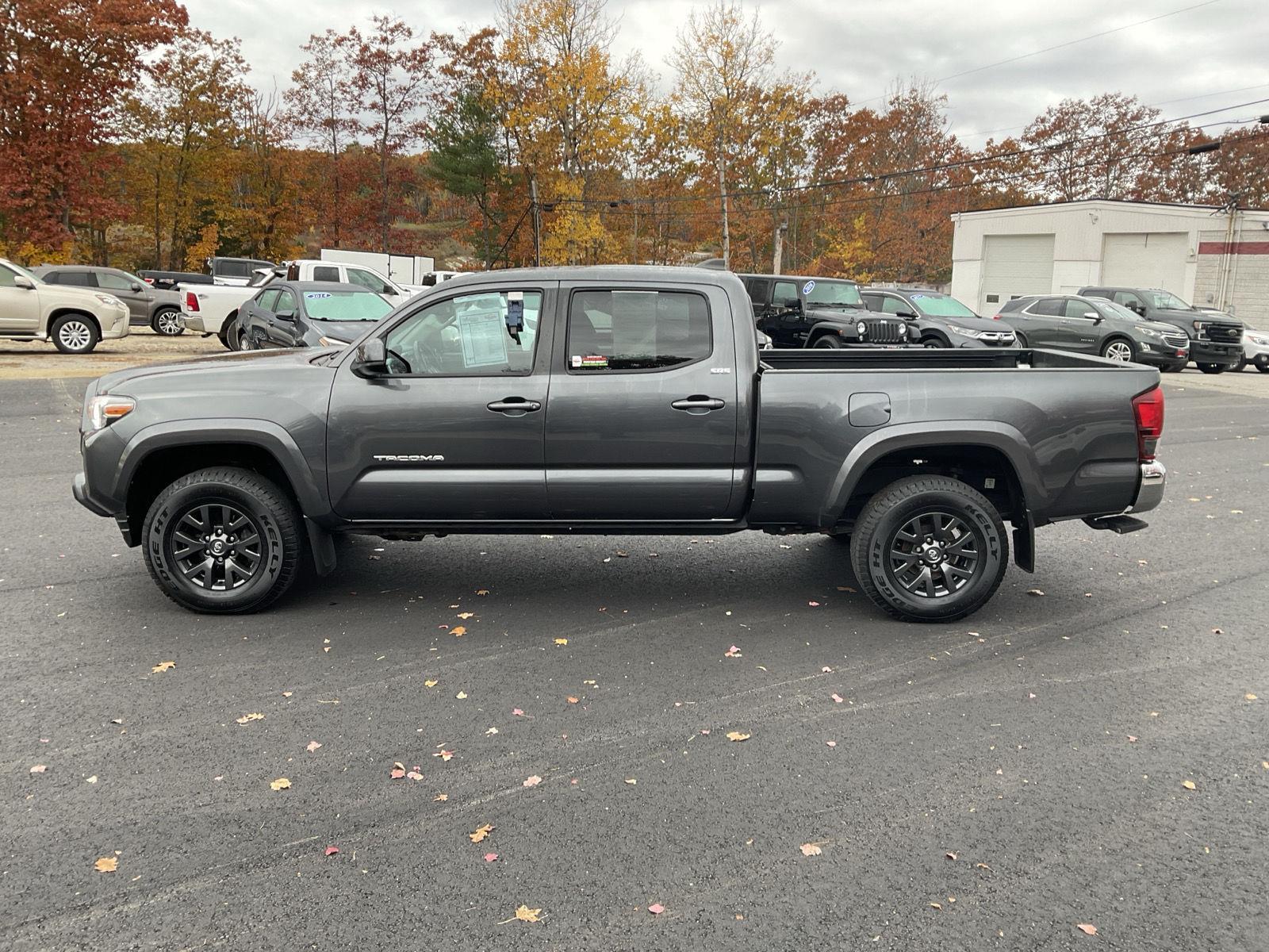 2021 Toyota Tacoma SR5's photo