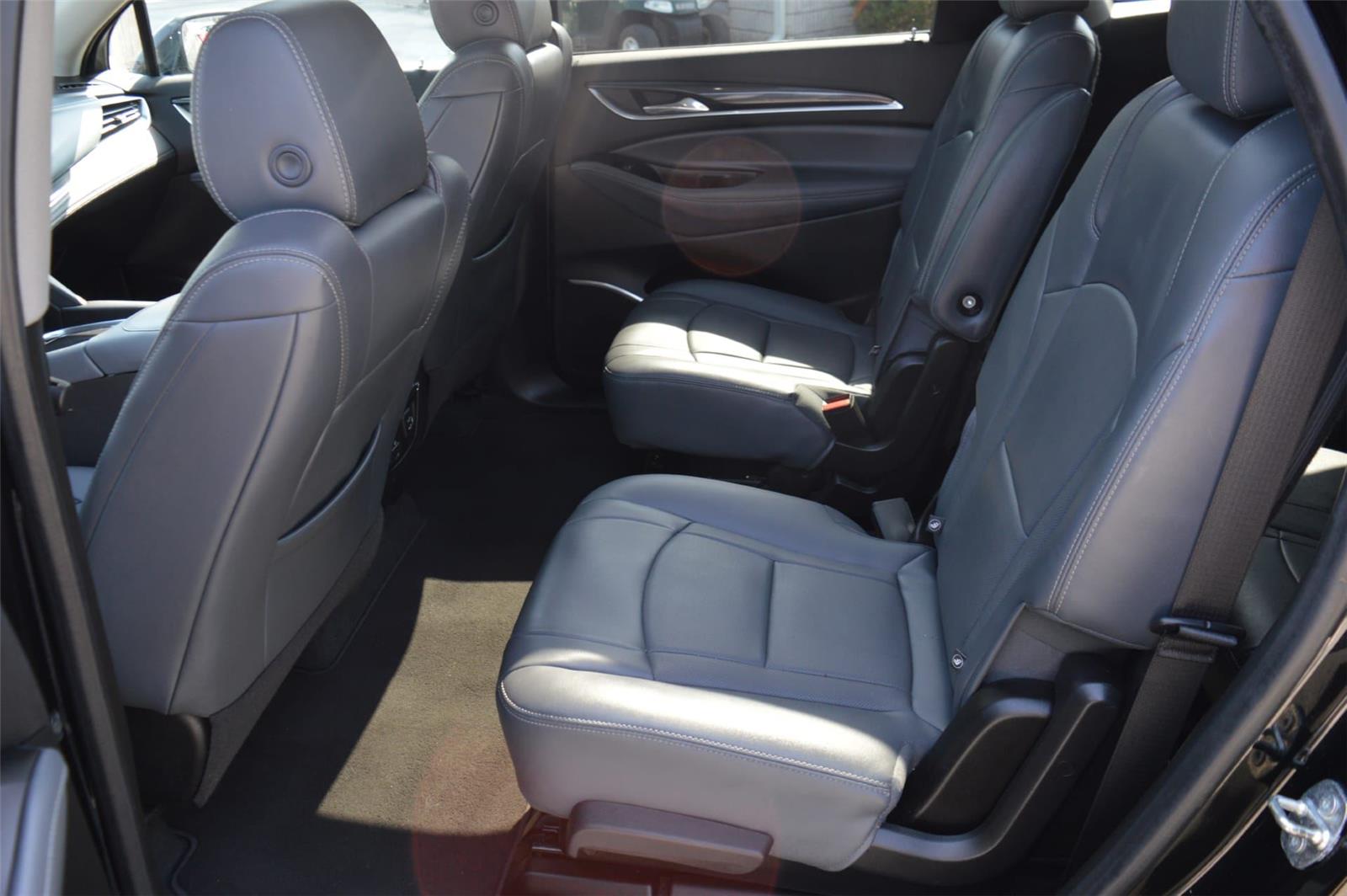 2020 Buick Enclave Essence photo 12