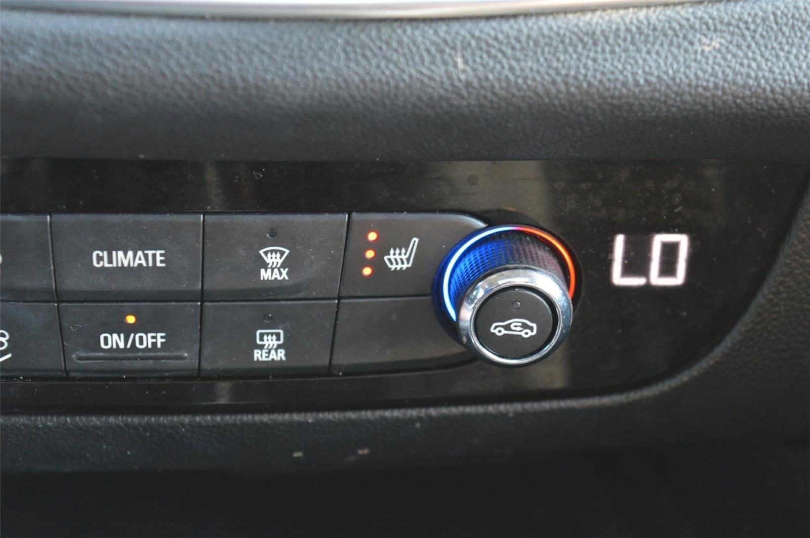 2020 Buick Enclave Essence photo 30